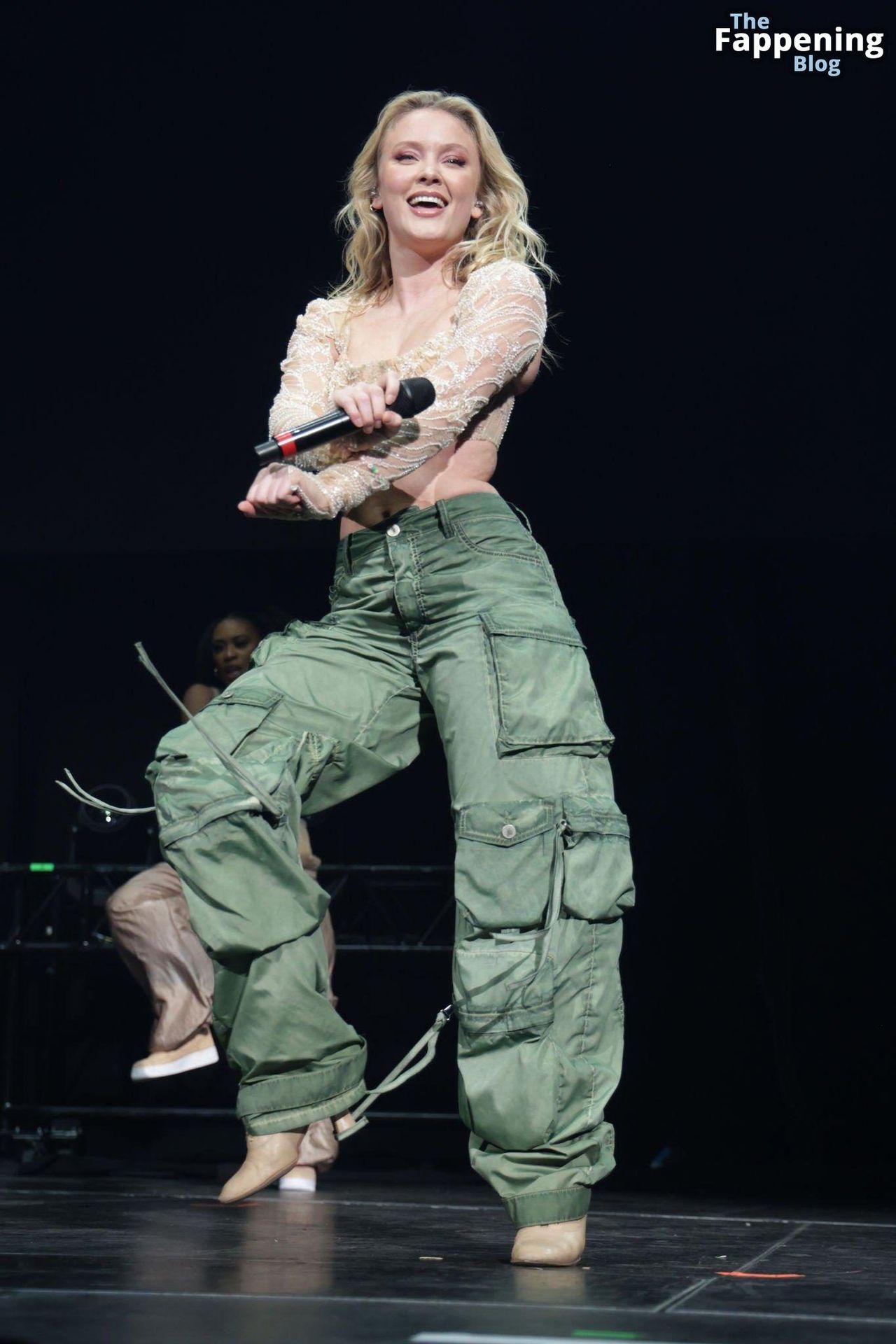 Zara Larsson Performs Live at the iHeartRadio 93.3 FLZ’s Jingle Ball (12 Photos)