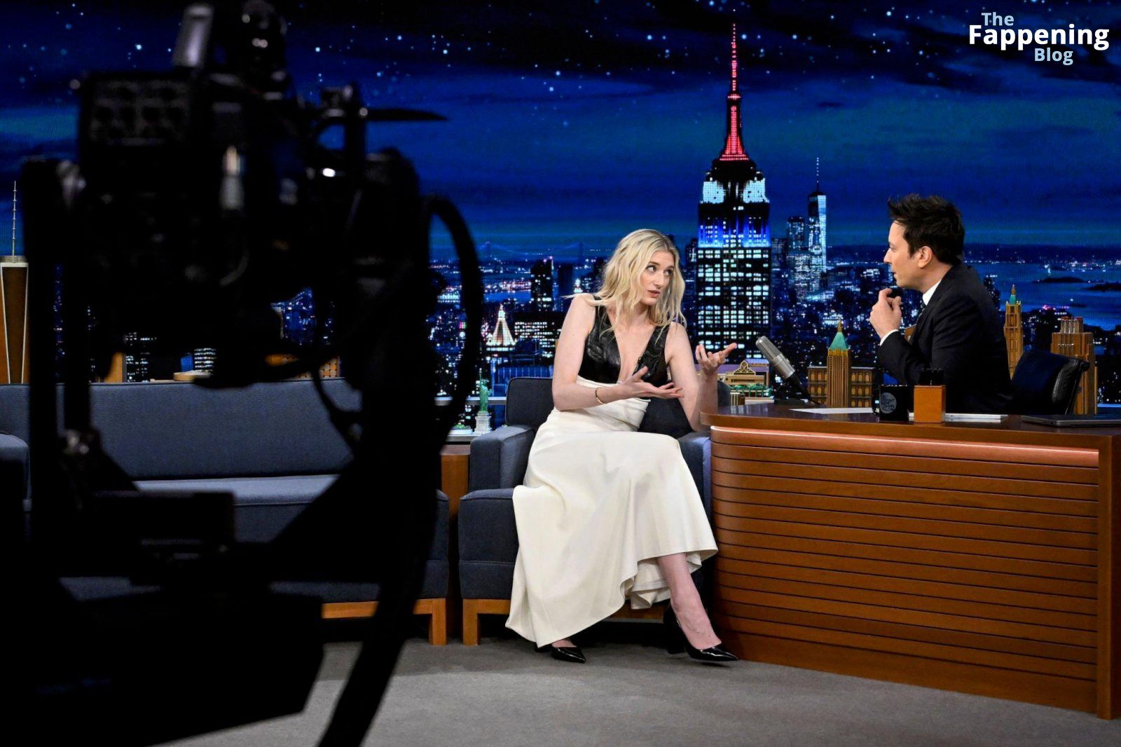 Elizabeth Debicki Looks Pretty at The Tonight Show (29 Photos + Video)