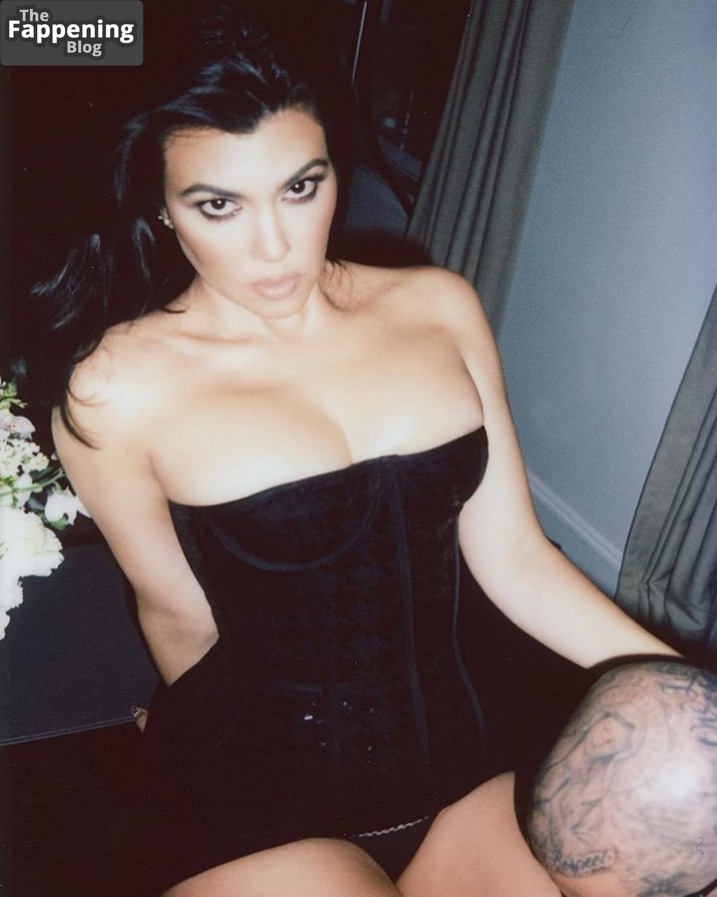 Kourtney Kardashian Hot (17 Photos)