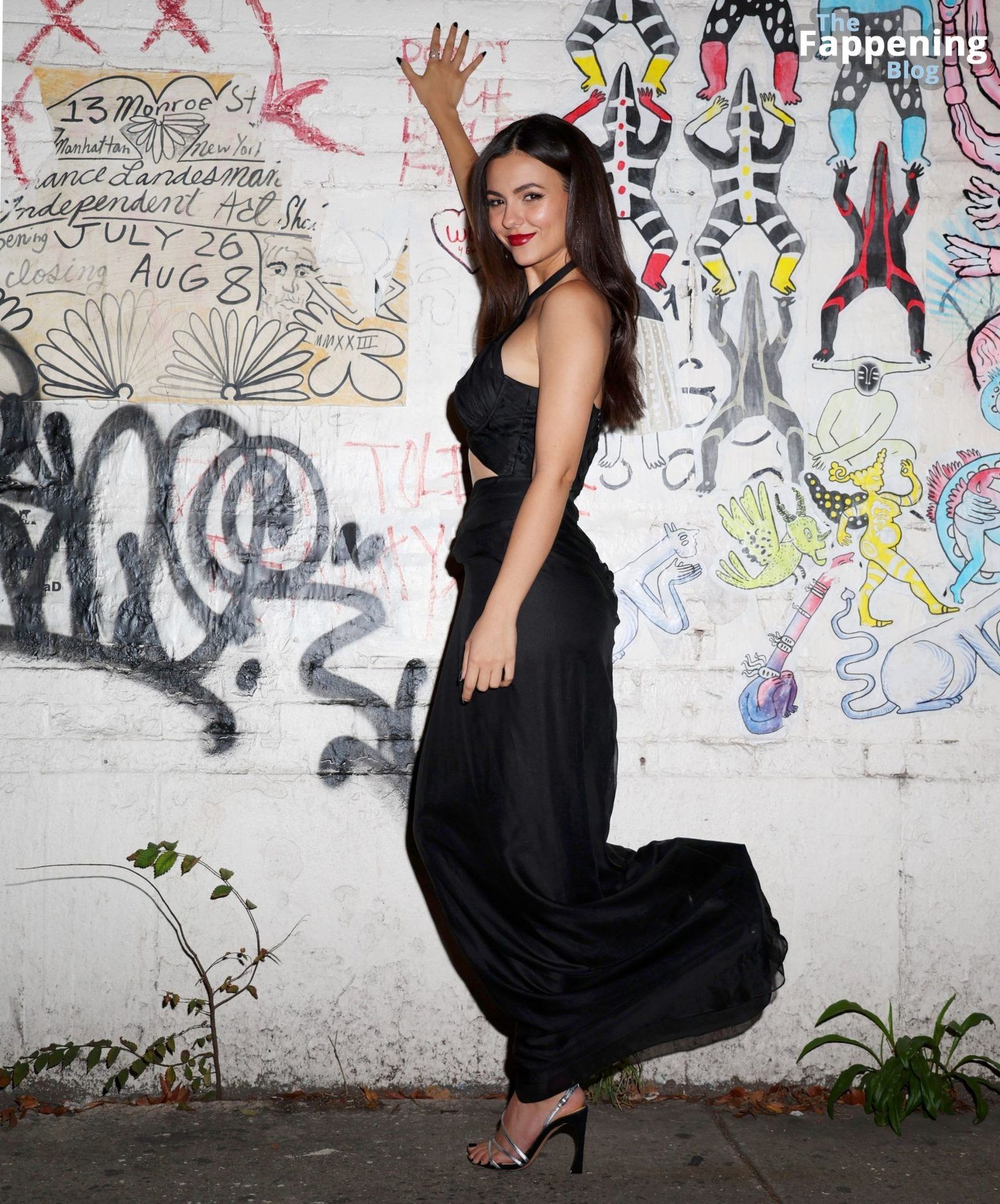 Victoria Justice Attends the Planet Omega Exhibition Celebration in New York (46 Photos)