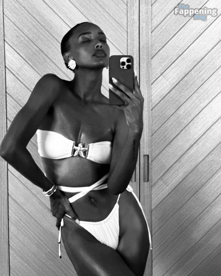 sexy-jasmine-tookes-bikini-selfie-3-1.jpg