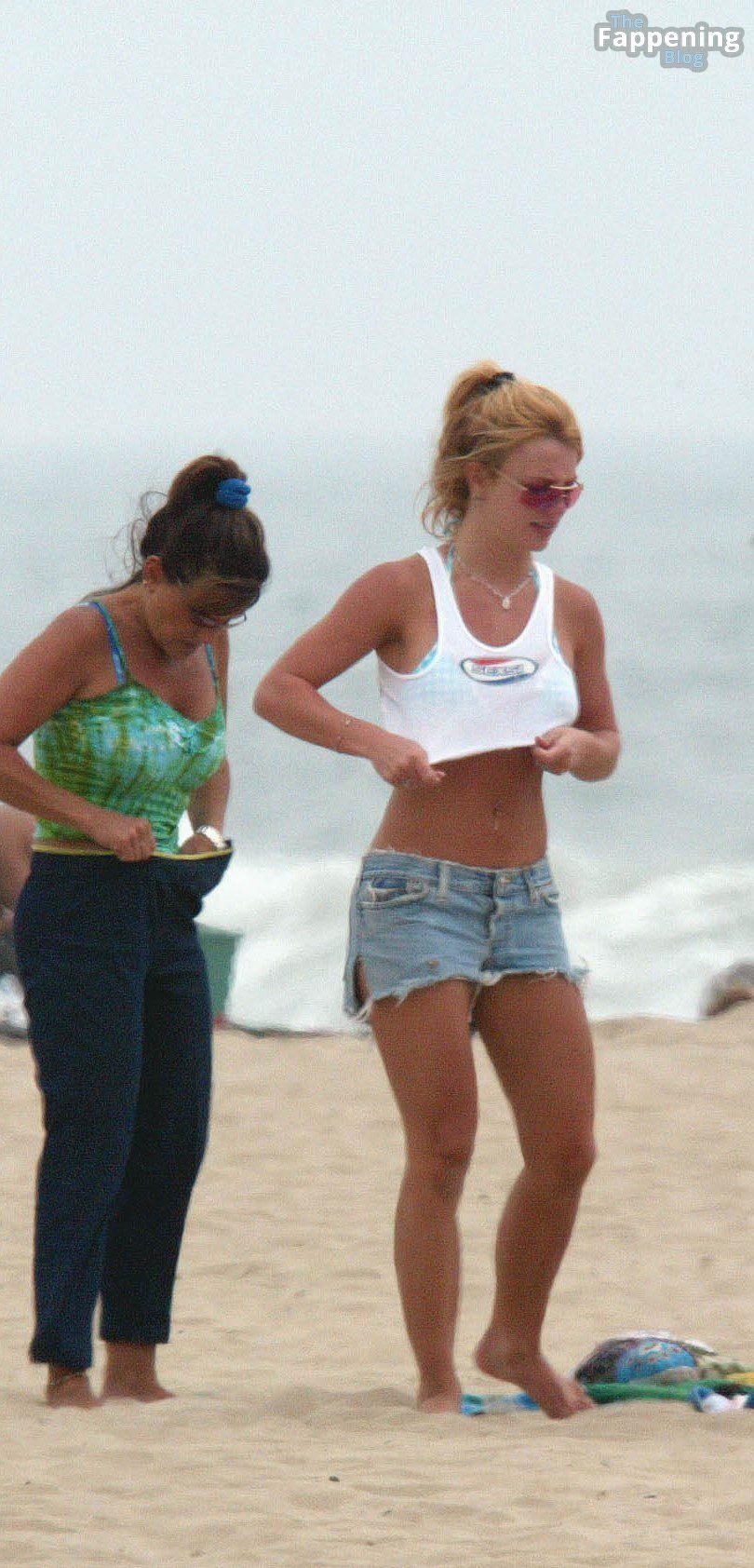 Britney-Spears-Venice-Beach-Braless-Boobs-13-thefappeningblog.com_.jpg