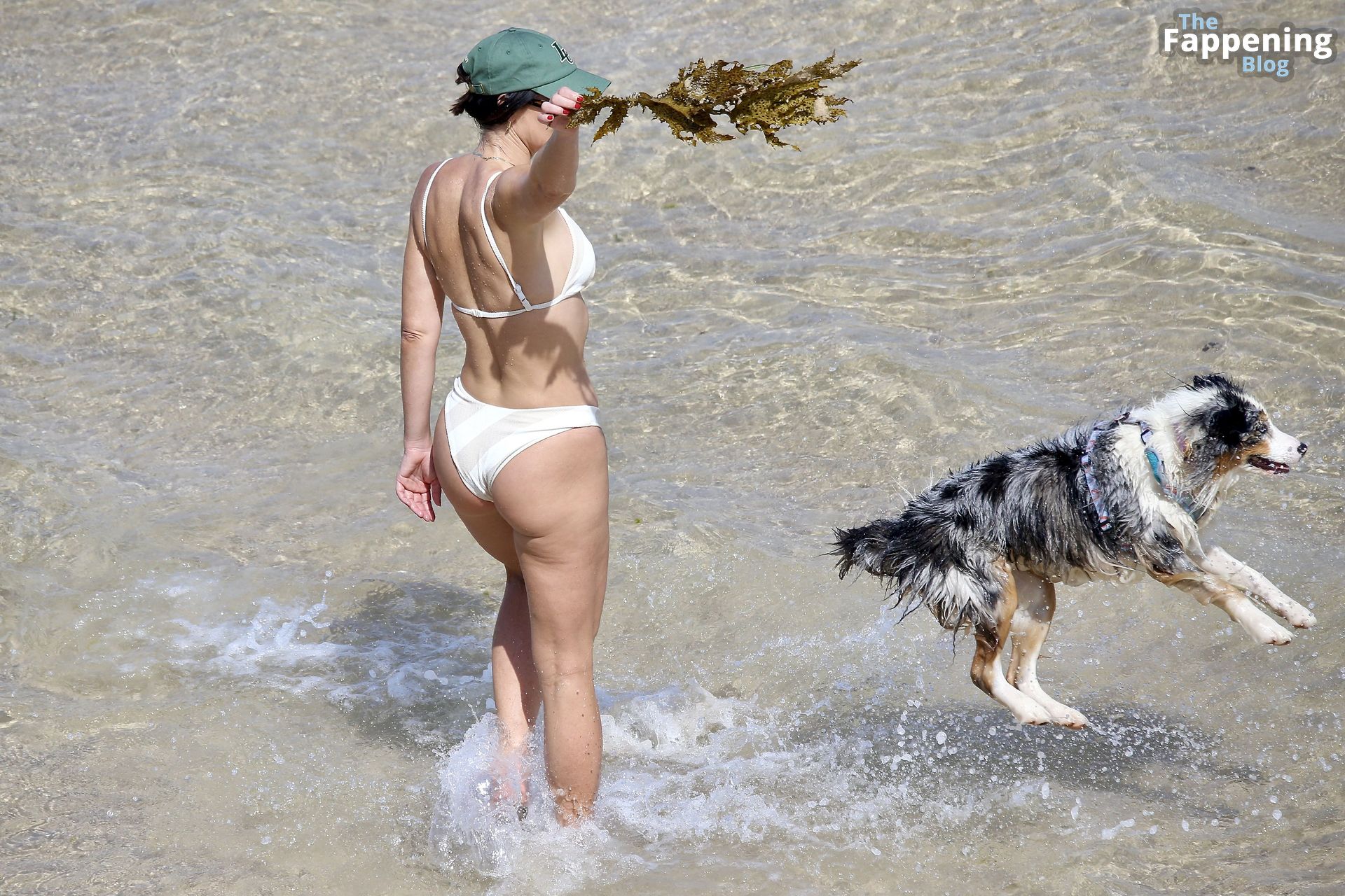Brittany Hockley Puts on an Incredibly Busty Display in a Bikini at Tamarama Beach (32 Photos)