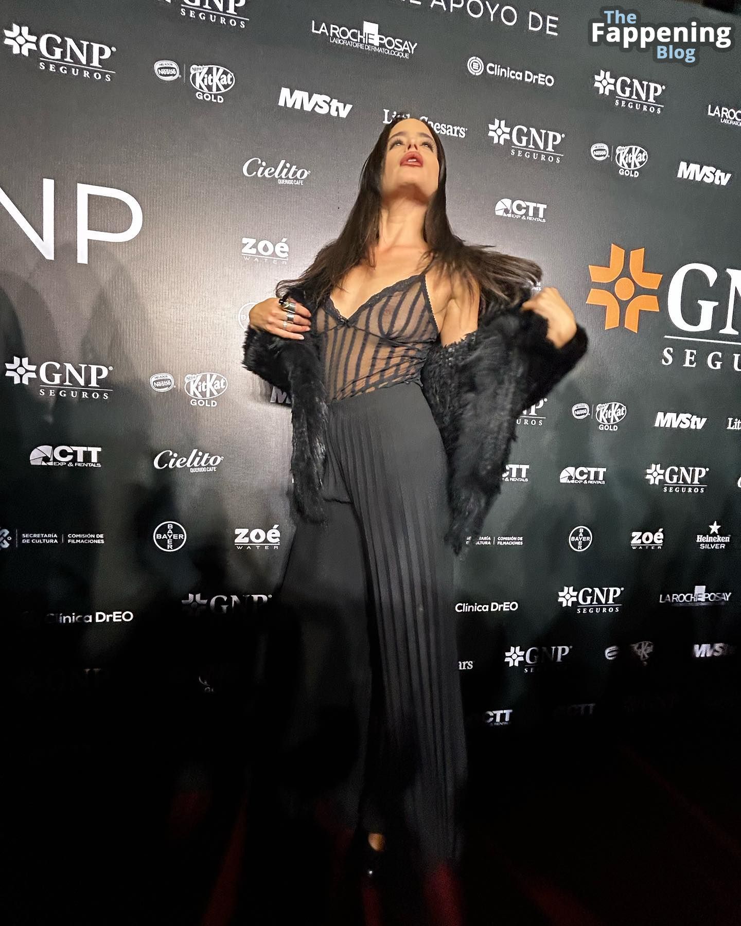 Frida Astrid Flashes Her Nude Tits at the 2023 Metro Awards in Mexico (11 Photos)