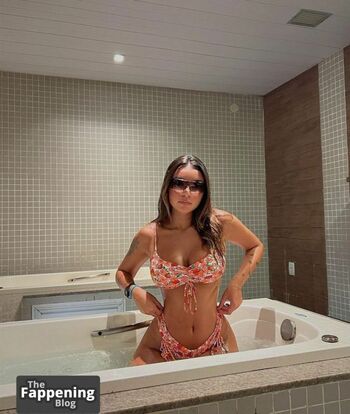Gabriela Moura / gabimfmoura Nude Leaks Photo 37