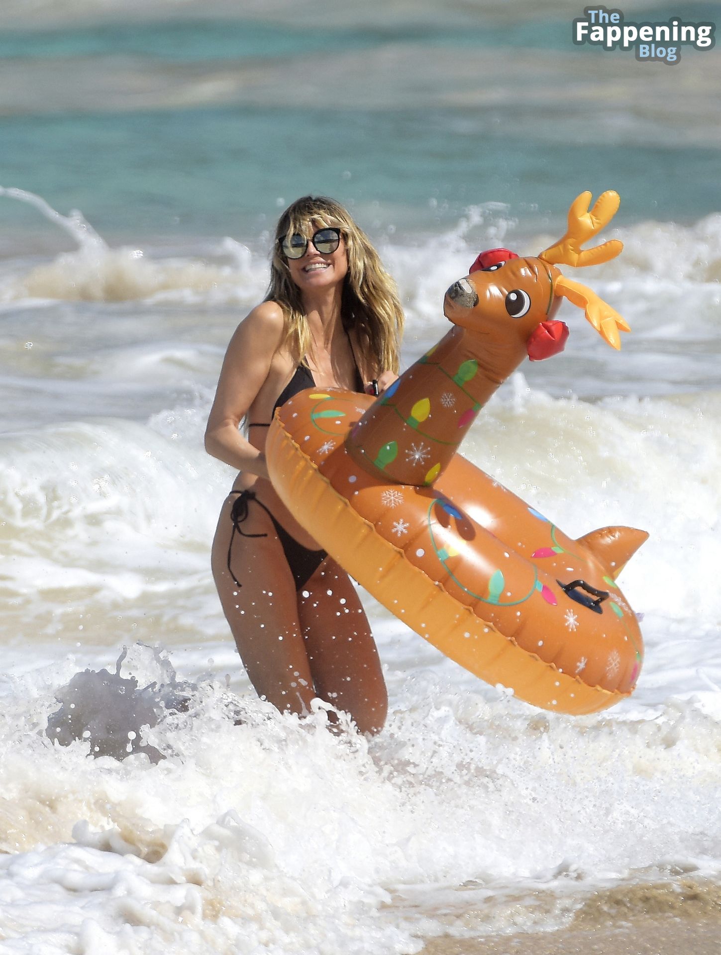 Heidi Klum Shows Off Her Sexy Bikini Body as She Frolics in the Caribbean Waves with Tom Kaulitz (186 Photos)