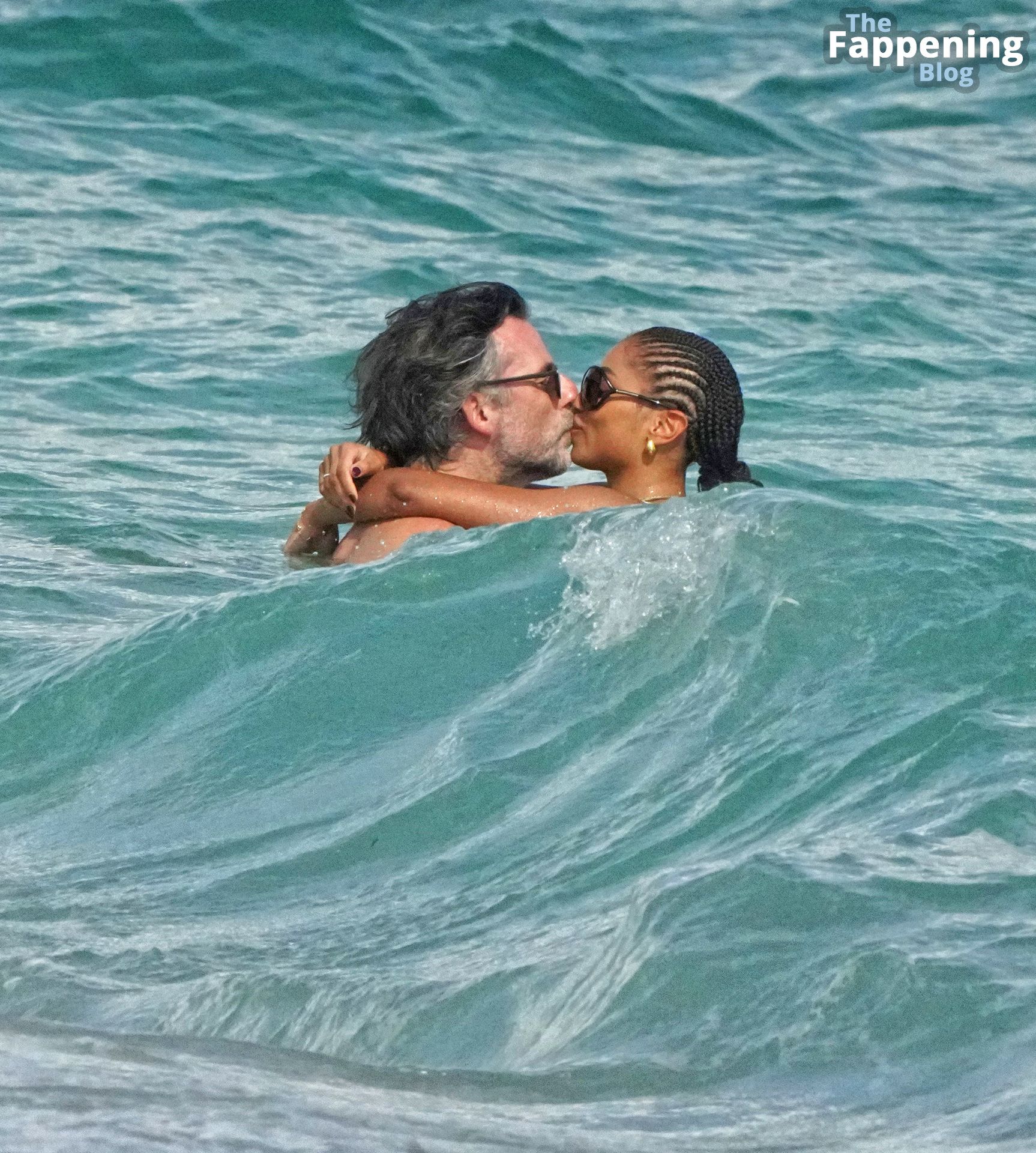 Jacky Krapf &amp; Niclas Castello are Spotted at the Beach in Miami (67 Photos)