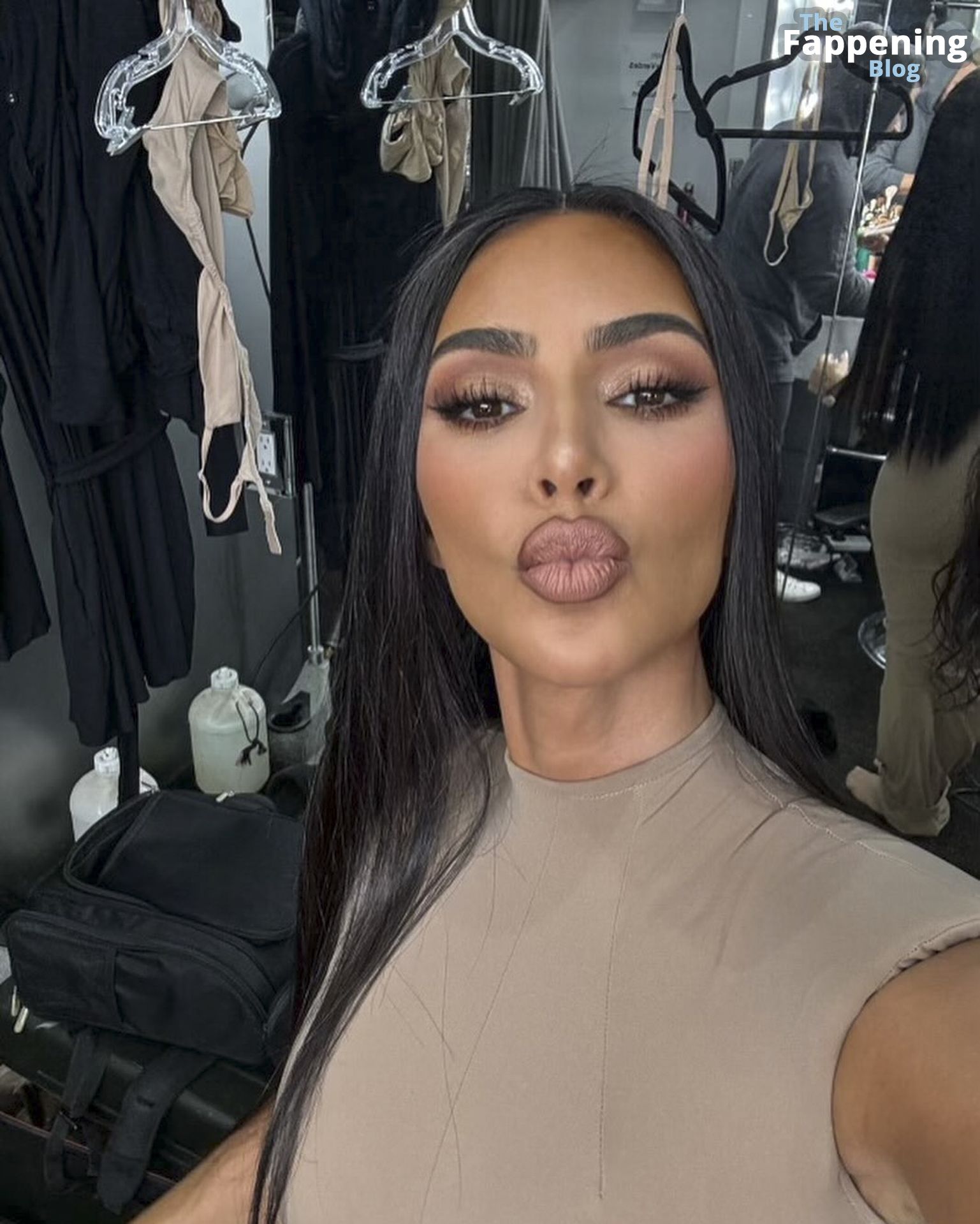 Kim Kardashian Sexy (2 New Photos)