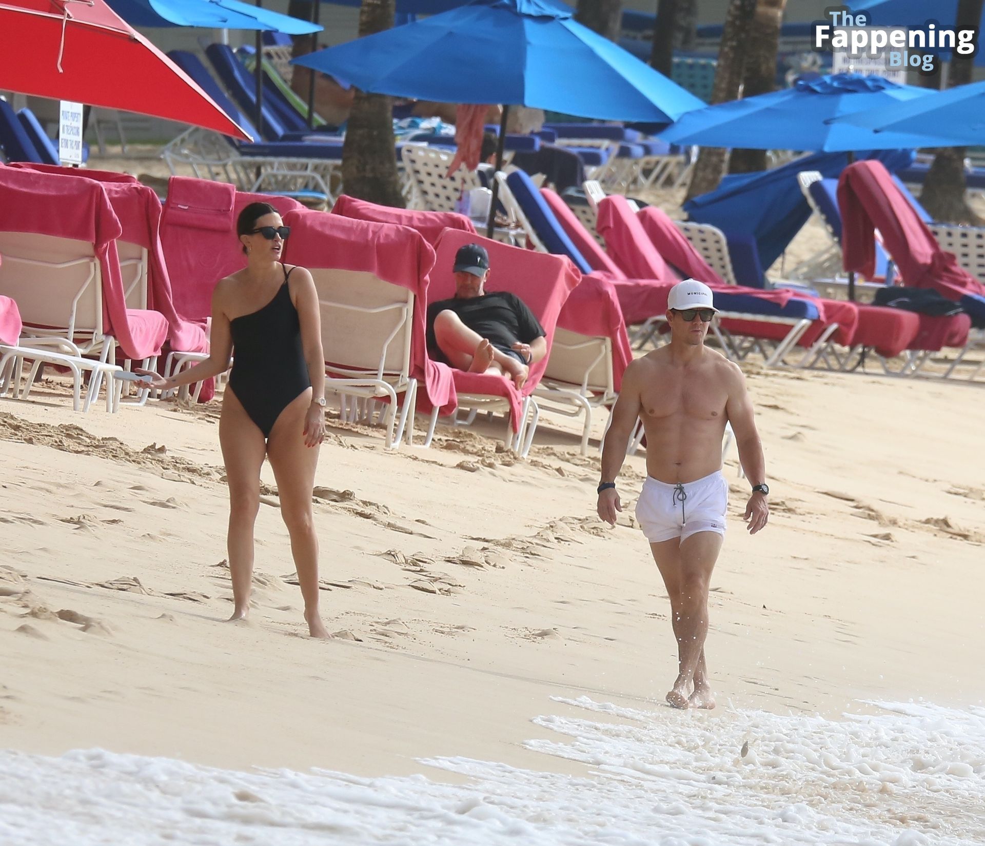 Rhea Durham &amp; Mark Wahlberg Enjoy a Barbados Beach Day (92 Photos)