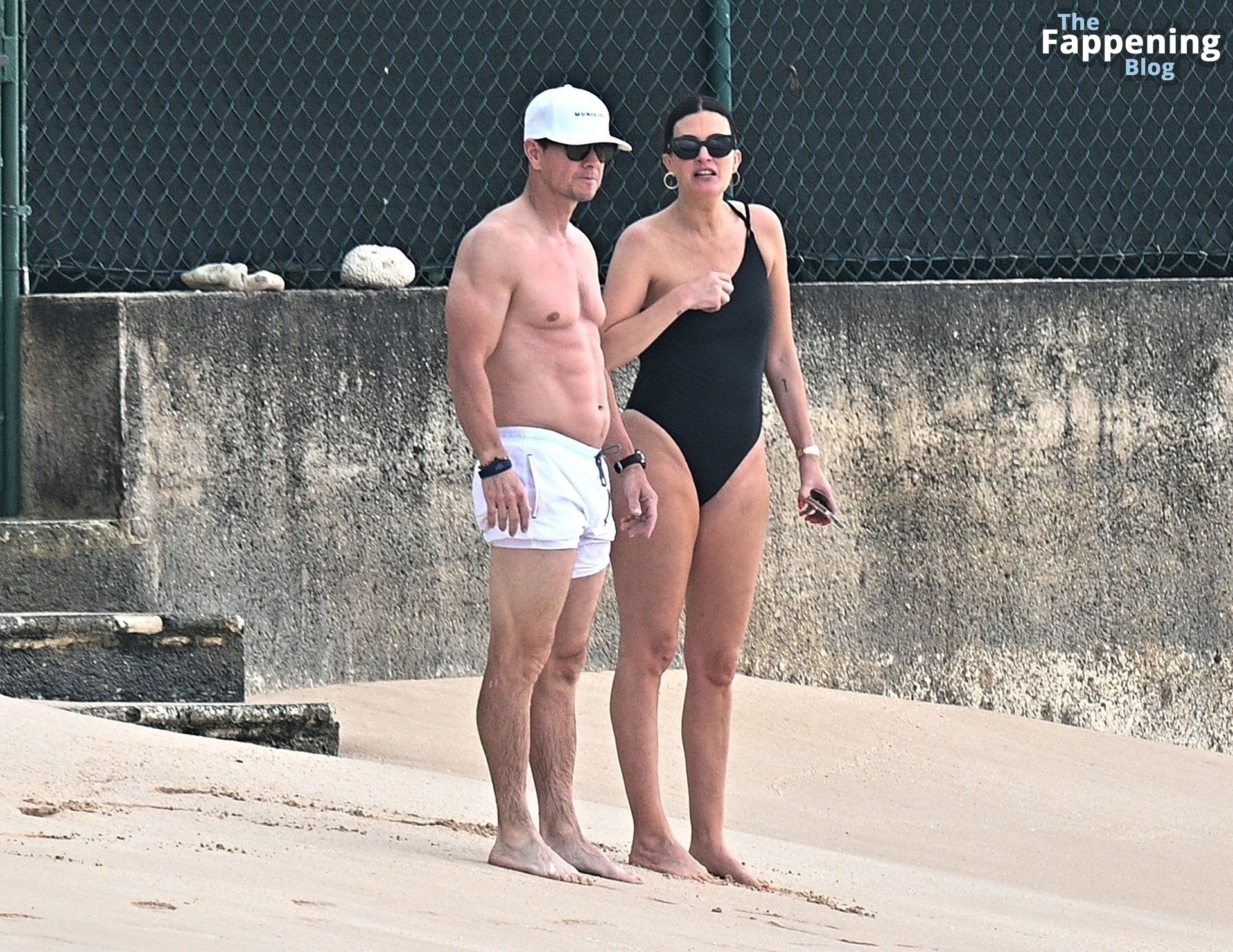 Rhea Durham &amp; Mark Wahlberg Enjoy a Barbados Beach Day (92 Photos)