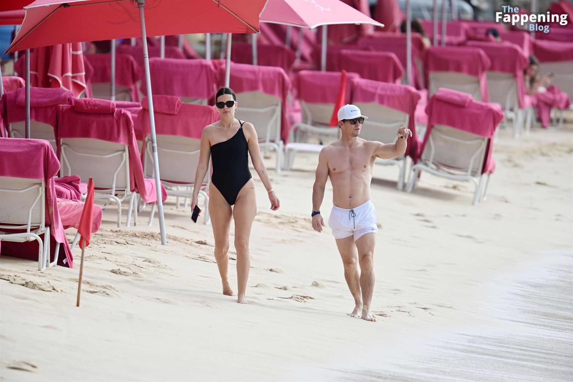 Rhea Durham &amp; Mark Wahlberg Enjoy a Barbados Beach Day (92 Photos)