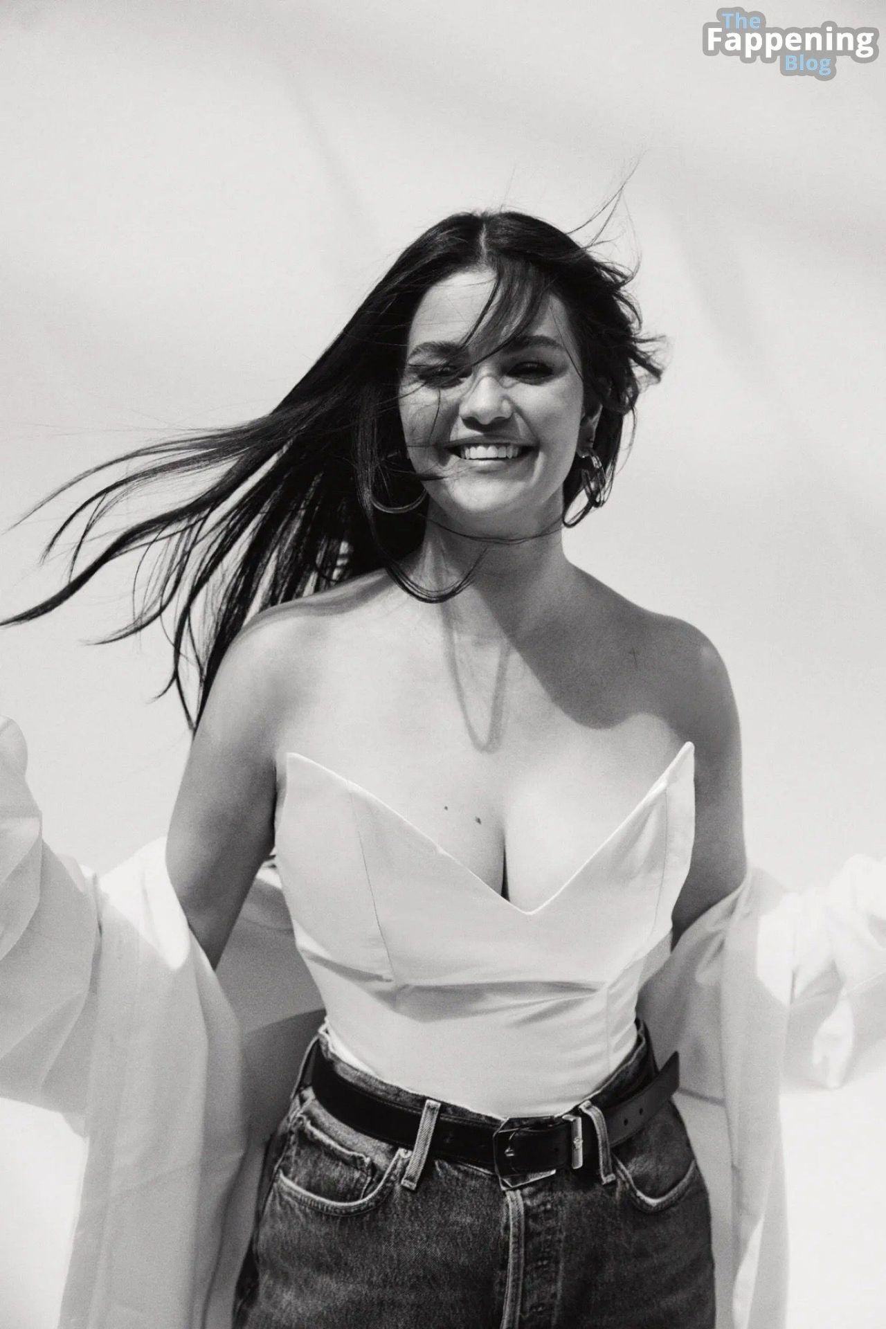 Selena Gomez Displays Her Cleavage In A New Shoot For Wwd Magazine December 2023 Issue 15