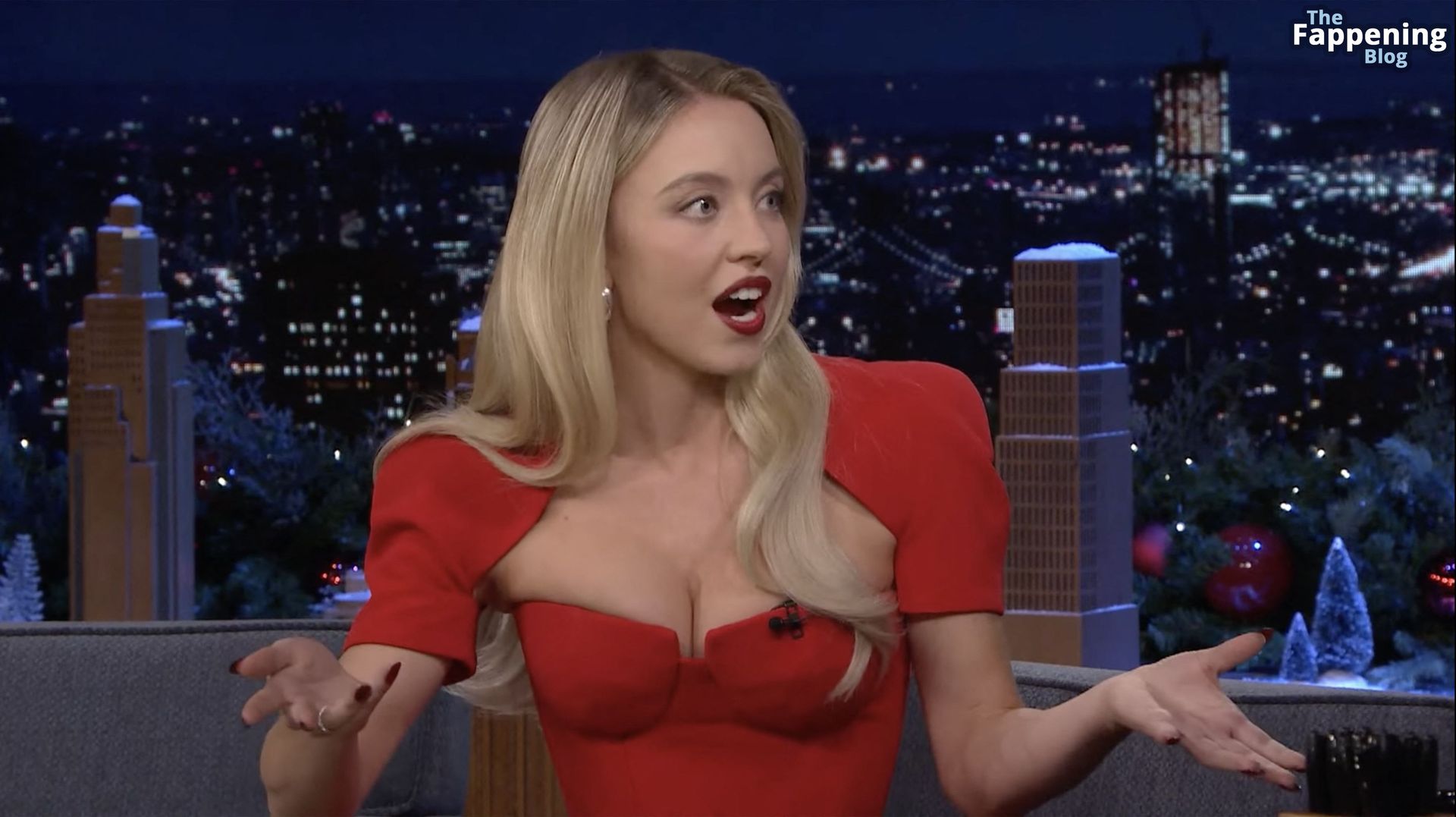 Sydney Sweeney Looks Stunning in a Red Dress on Tonight’s Show (91 Photos)