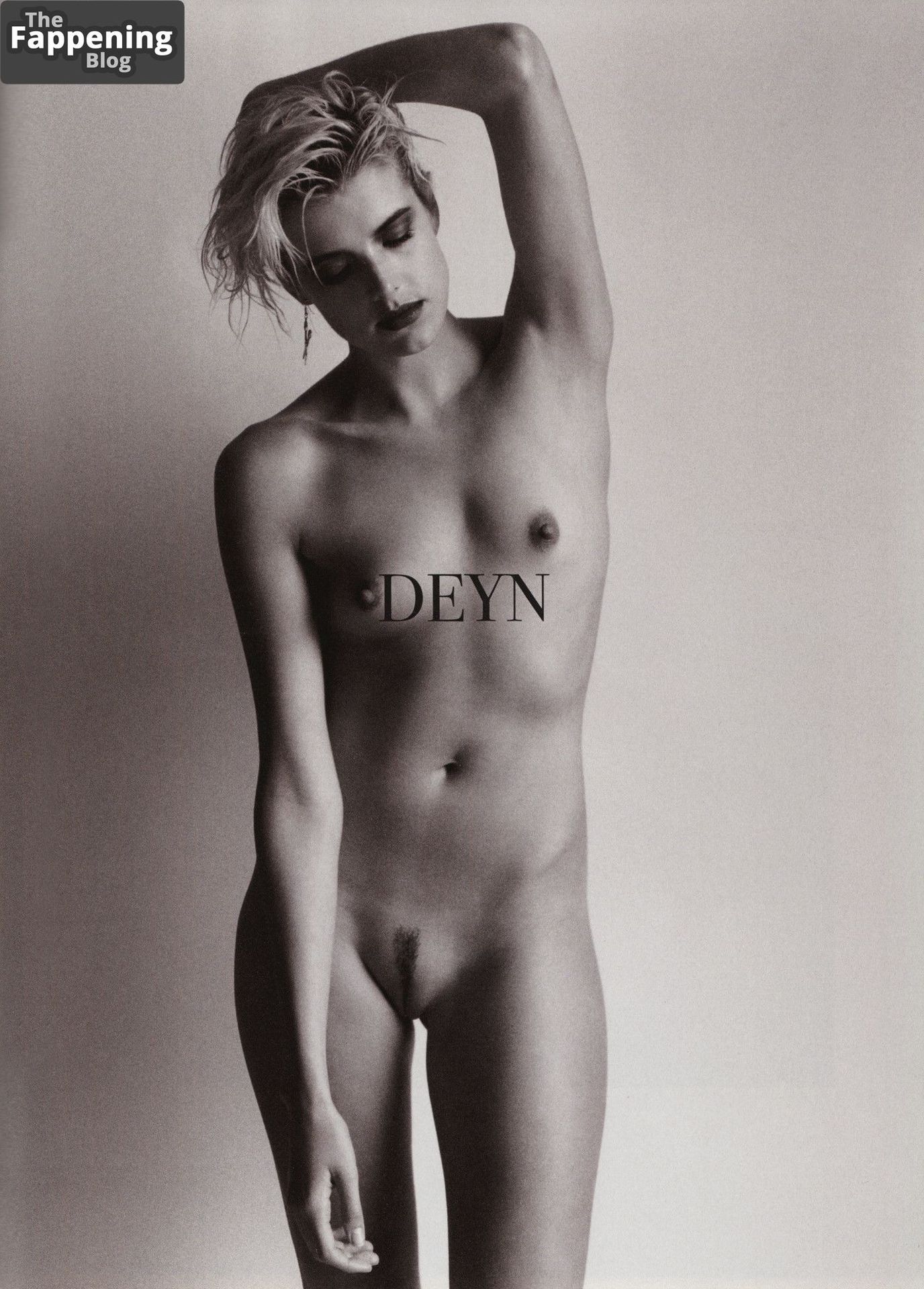 Agyness Deyn Nude &amp; Sexy Collection (8 Photos)