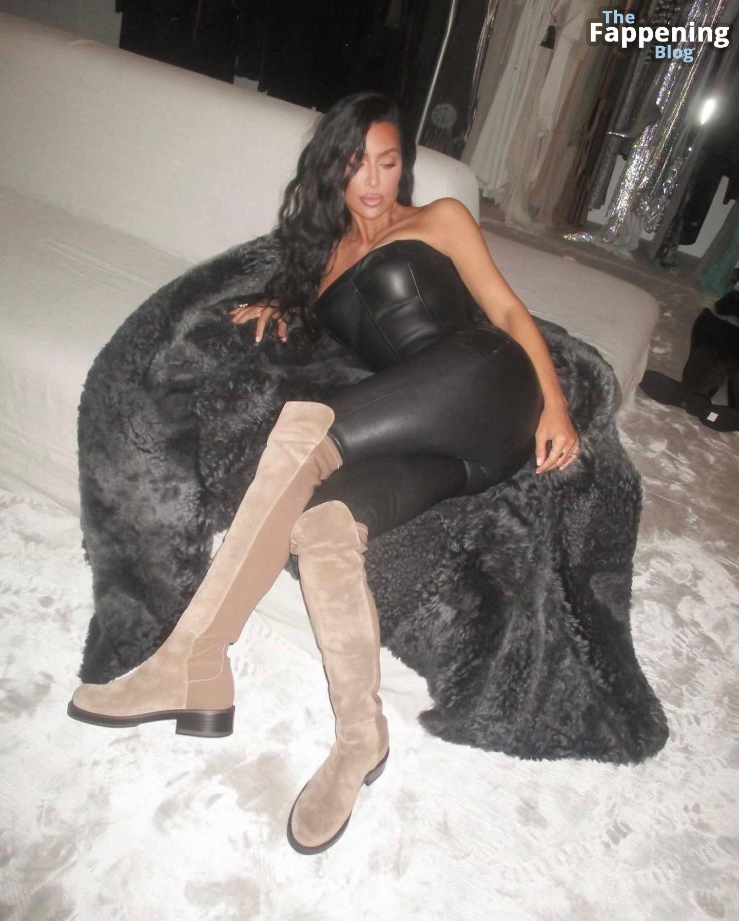 kim-kardashian-leather-curves-2-thefappeningblog.com_.jpg