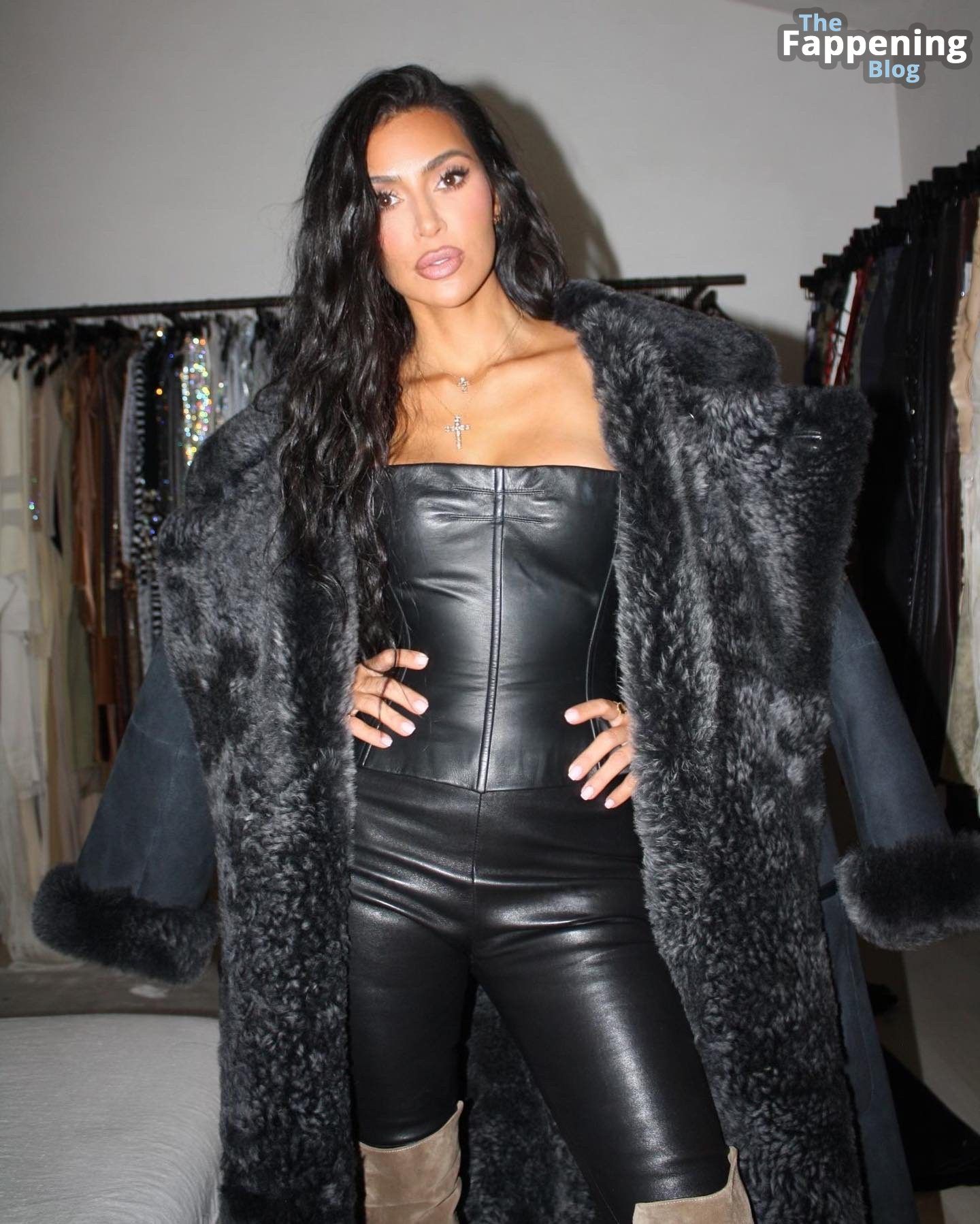 kim-kardashian-leather-curves-6-thefappeningblog.com_.jpg