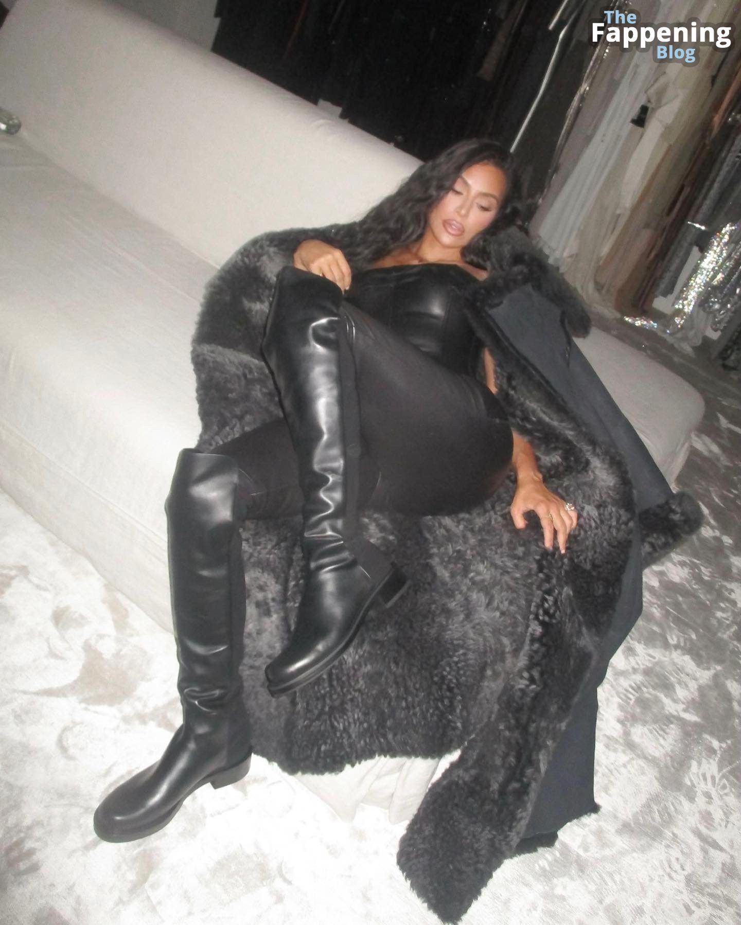 kim-kardashian-leather-curves-8-thefappeningblog.com_.jpg