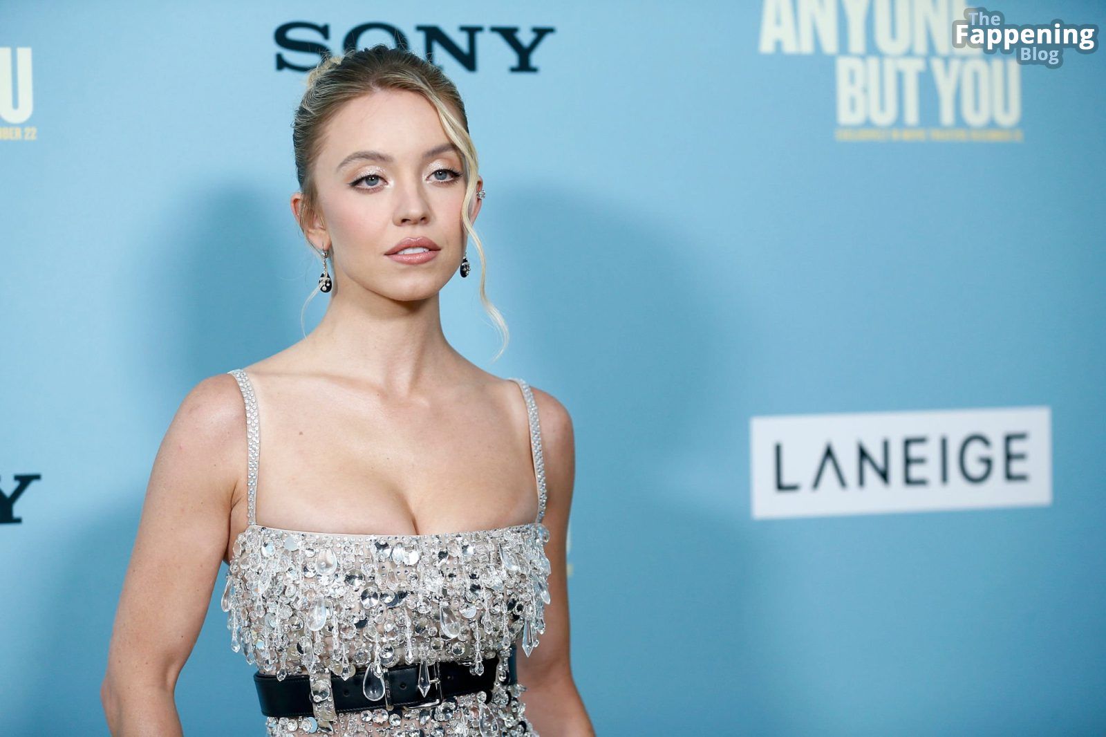 Sydney Sweeney Shows Off Nice Cleavage (154 New Photos)