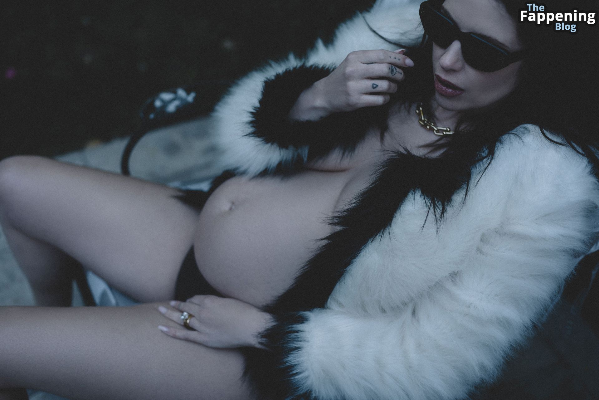 Ashley Benson Nude &amp; Sexy – LadyGunn Magazine (32 Photos)