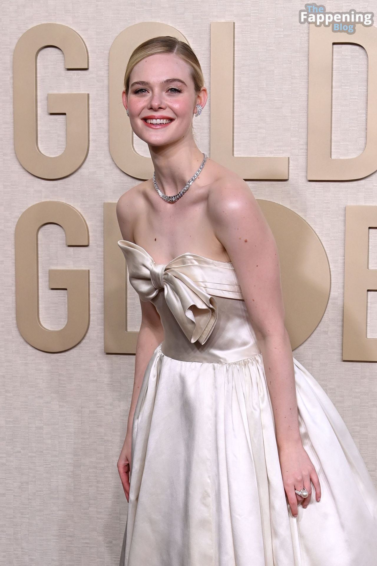 Elle-Fanning-Sexy-55-The-Fappening-Blog.jpg