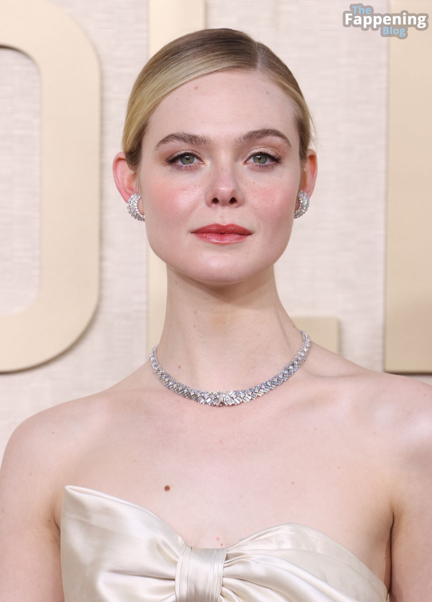 Elle-Fanning-Sexy-71-The-Fappening-Blog.jpg