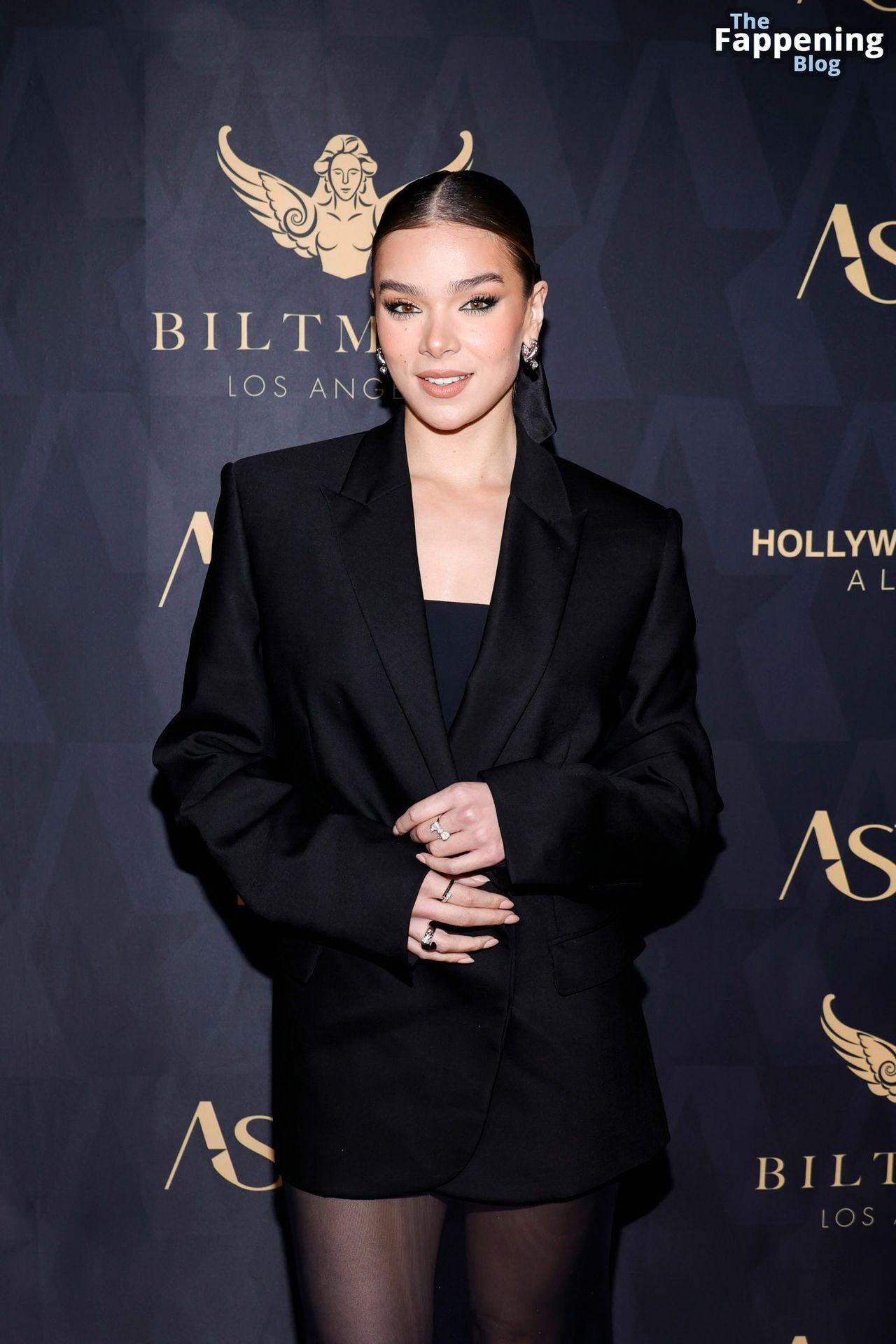 Hailee-Steinfeld-Black-Outfit-Astra-Film-Awards-10-1-thefappeningblog.com_.jpg