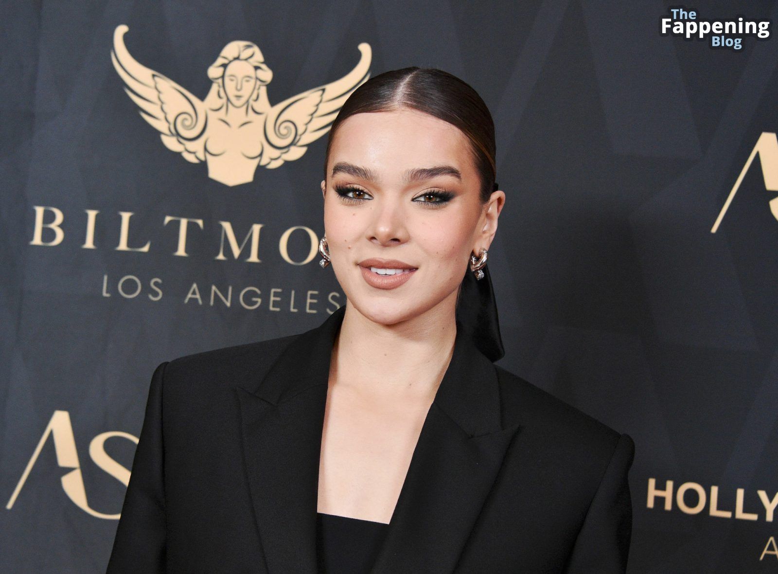 Hailee-Steinfeld-Black-Outfit-Astra-Film-Awards-20-thefappeningblog.com_.jpg