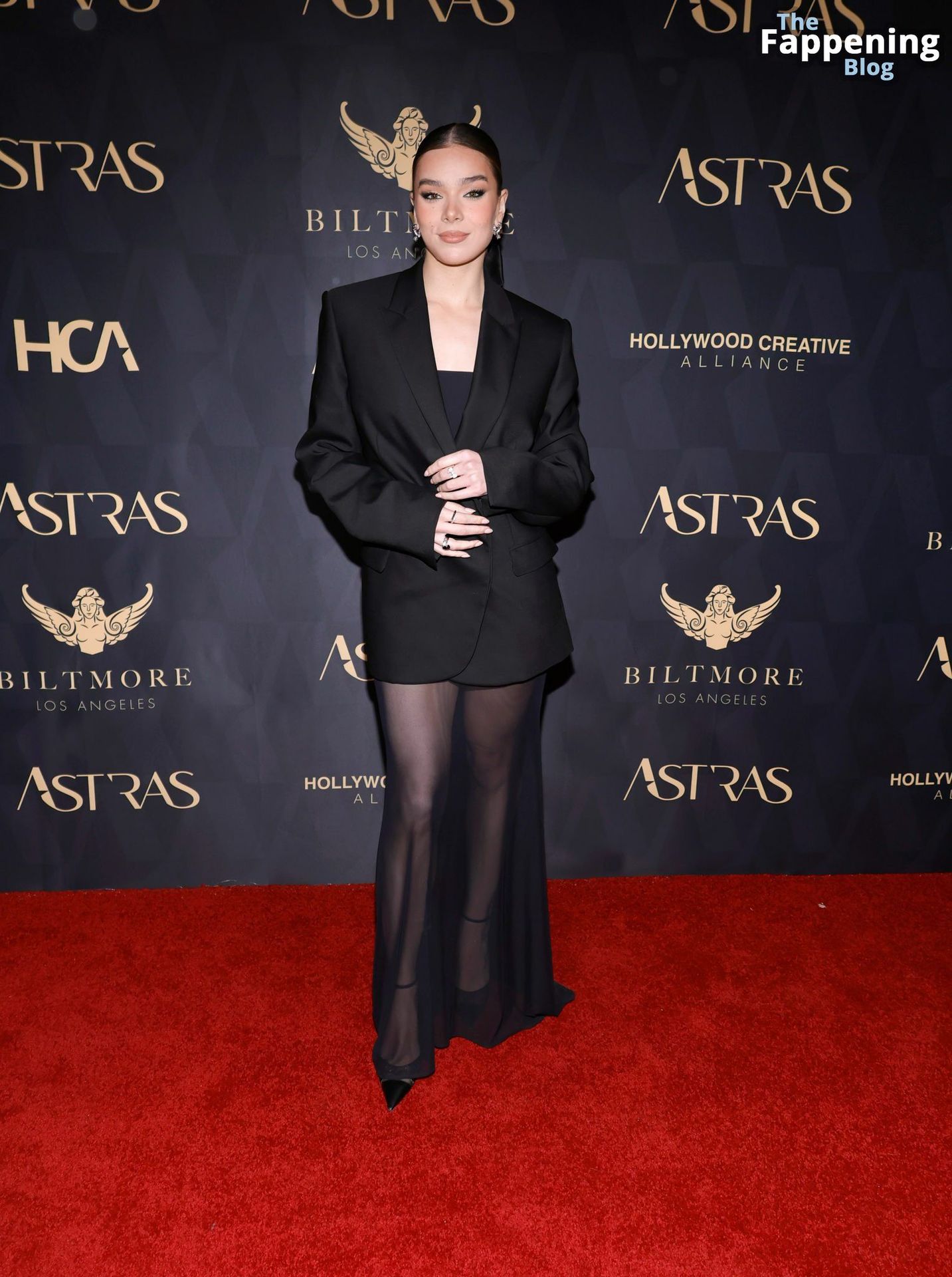 Hailee-Steinfeld-Black-Outfit-Astra-Film-Awards-7-thefappeningblog.com_.jpg