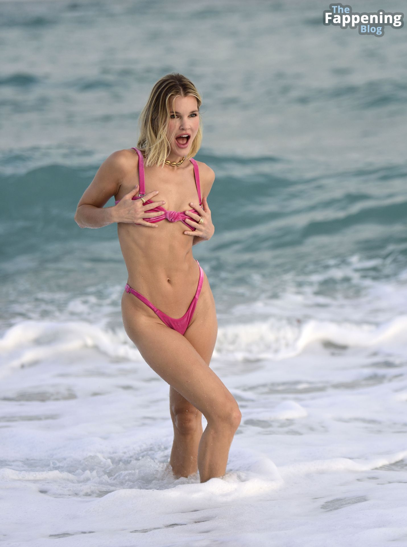 Joy Corrigan Hits the Beach for a Shoot in Miami (130 Photos)