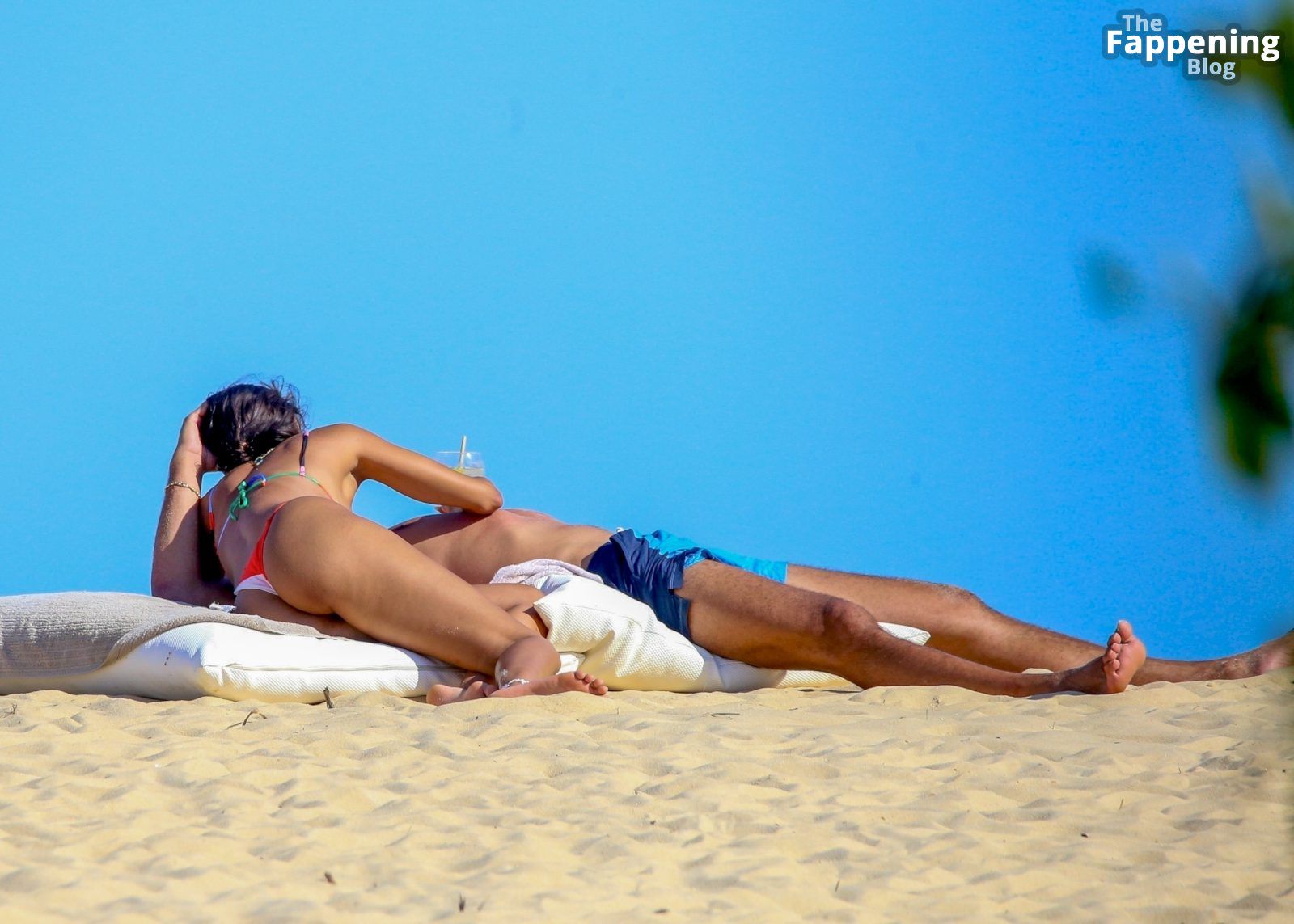 Lais-Ribeiro-Thong-Bikini-Bahia-Beach-19-thefappeningblog.com_.jpg