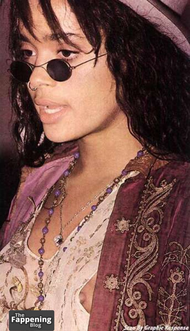 Lisa-Bonet-Nude-and-Sexy-Photo-Collection-2-The-Fappening-Blog.jpg