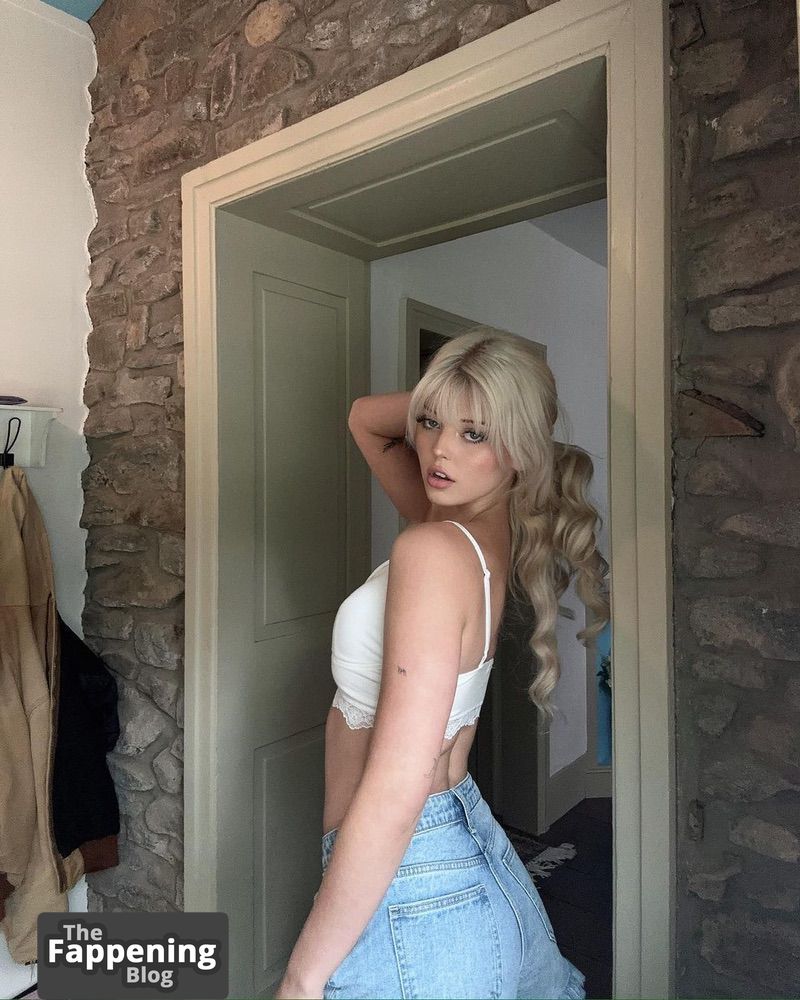 Loren-Gray-Nude-and-Sexy-Photo-Collection-214-thefappeningblog.com_.jpg