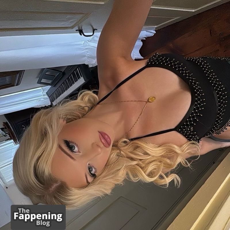 Loren-Gray-Nude-and-Sexy-Photo-Collection-308-thefappeningblog.com_.jpg