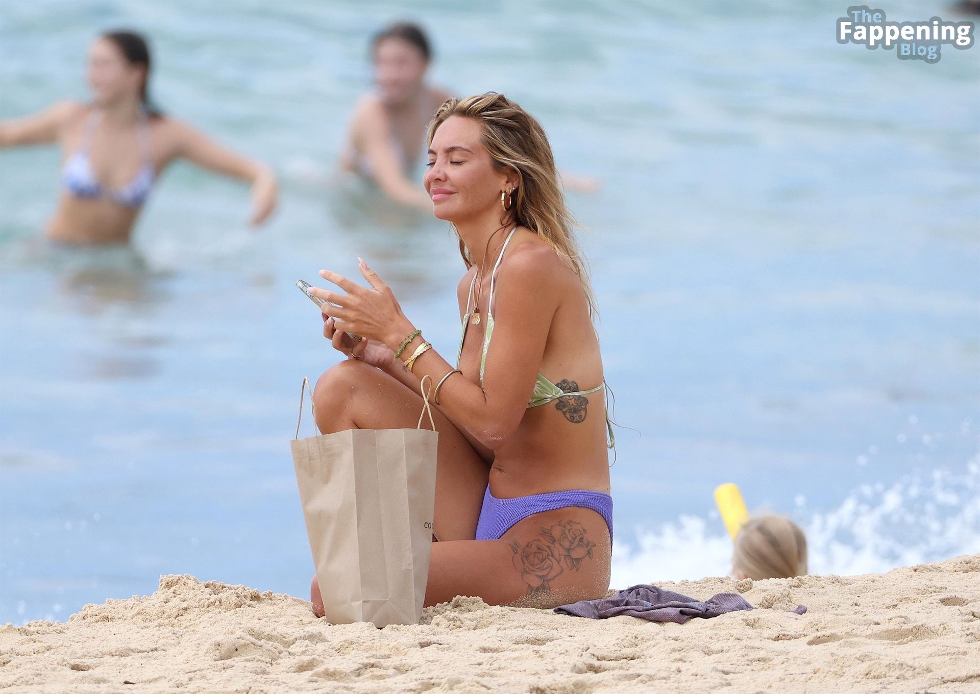 Rachael Lee Displays Her Sexy Beach Body (28 Photos)