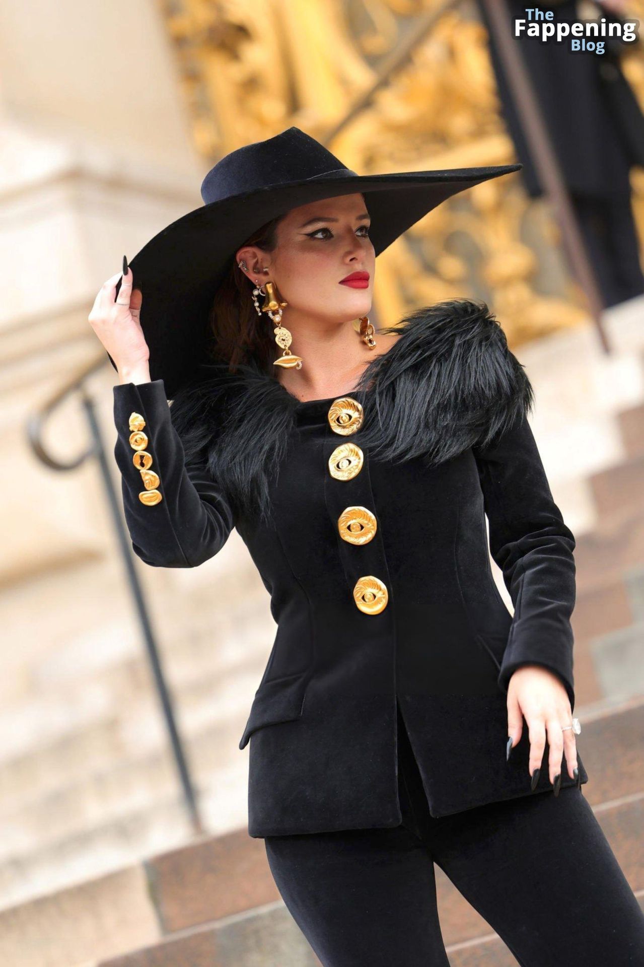 bella-thorne-paris-fashion-week-glamour-31-thefappeningblog.com_.jpg