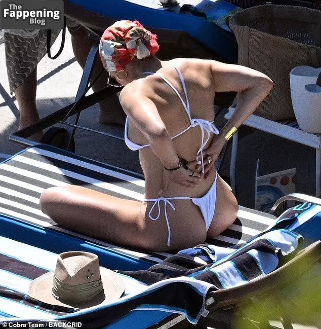 Jennifer Lopez Sexy (10 Photos)
