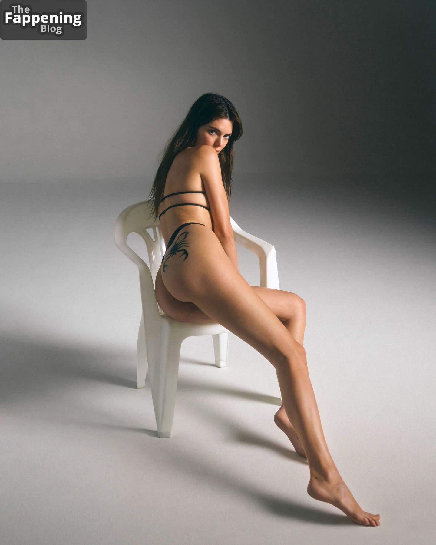 Kendall Jenner Sexy &amp; Topless (9 Photos)
