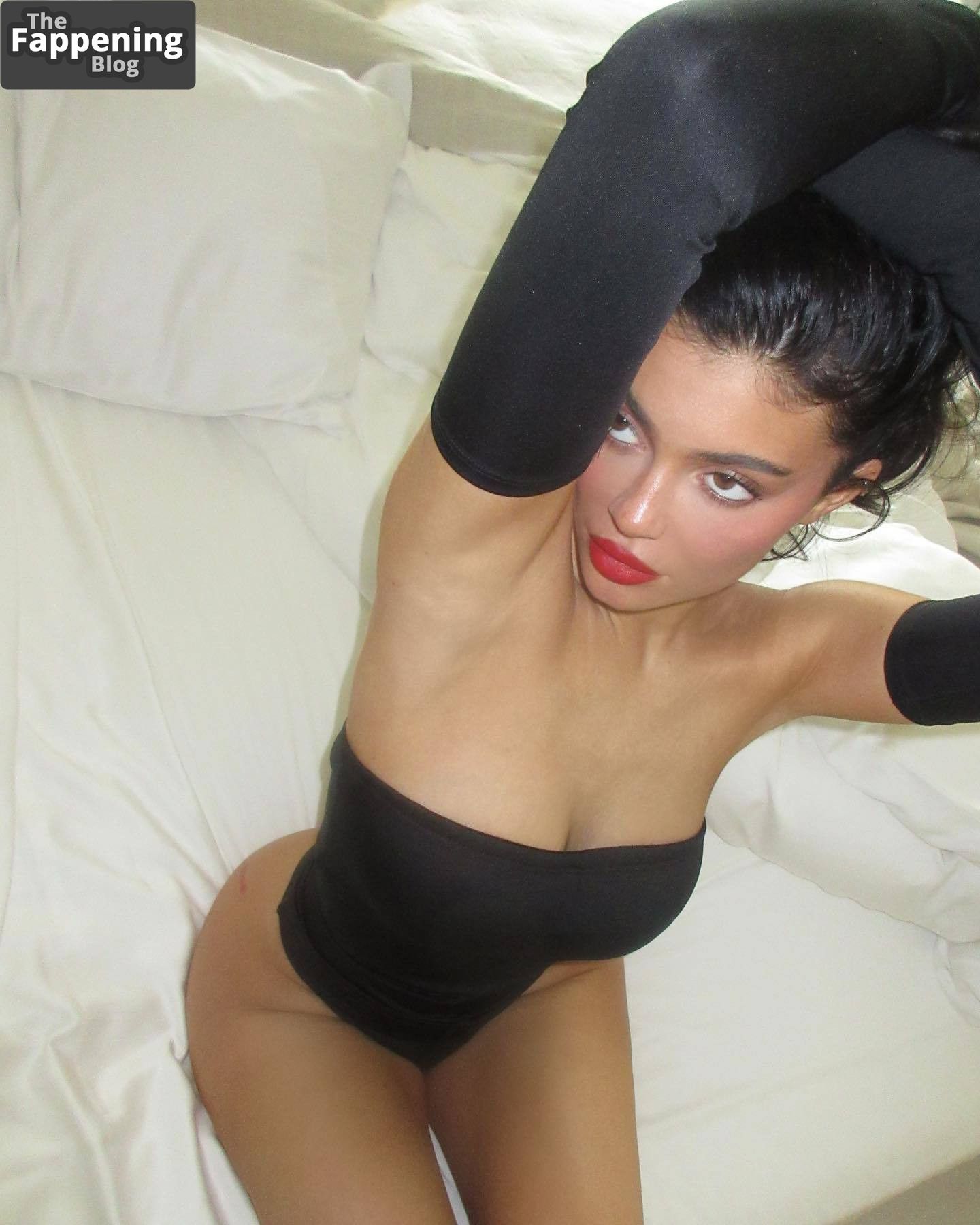 Kylie Jenner Hot (10 Photos)