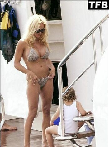 Pamela Anderson / pamelaanderson Nude Leaks Photo 2632