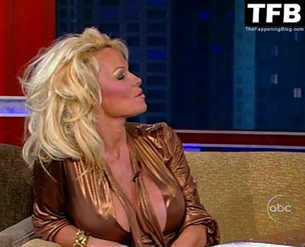Pamela Anderson / pamelaanderson Nude Leaks Photo 2605