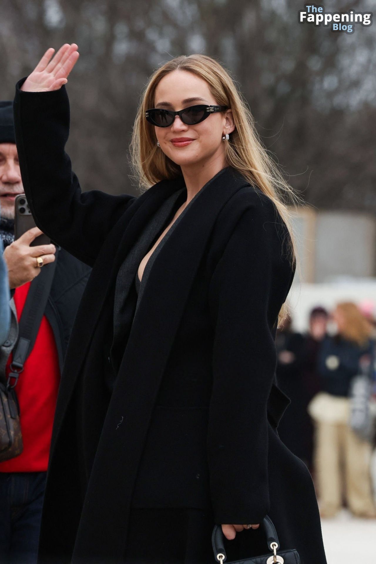 Jennifer Lawrence Showcases Her Sexy Tits at the Christian Dior Fashion Show (148 Photos)