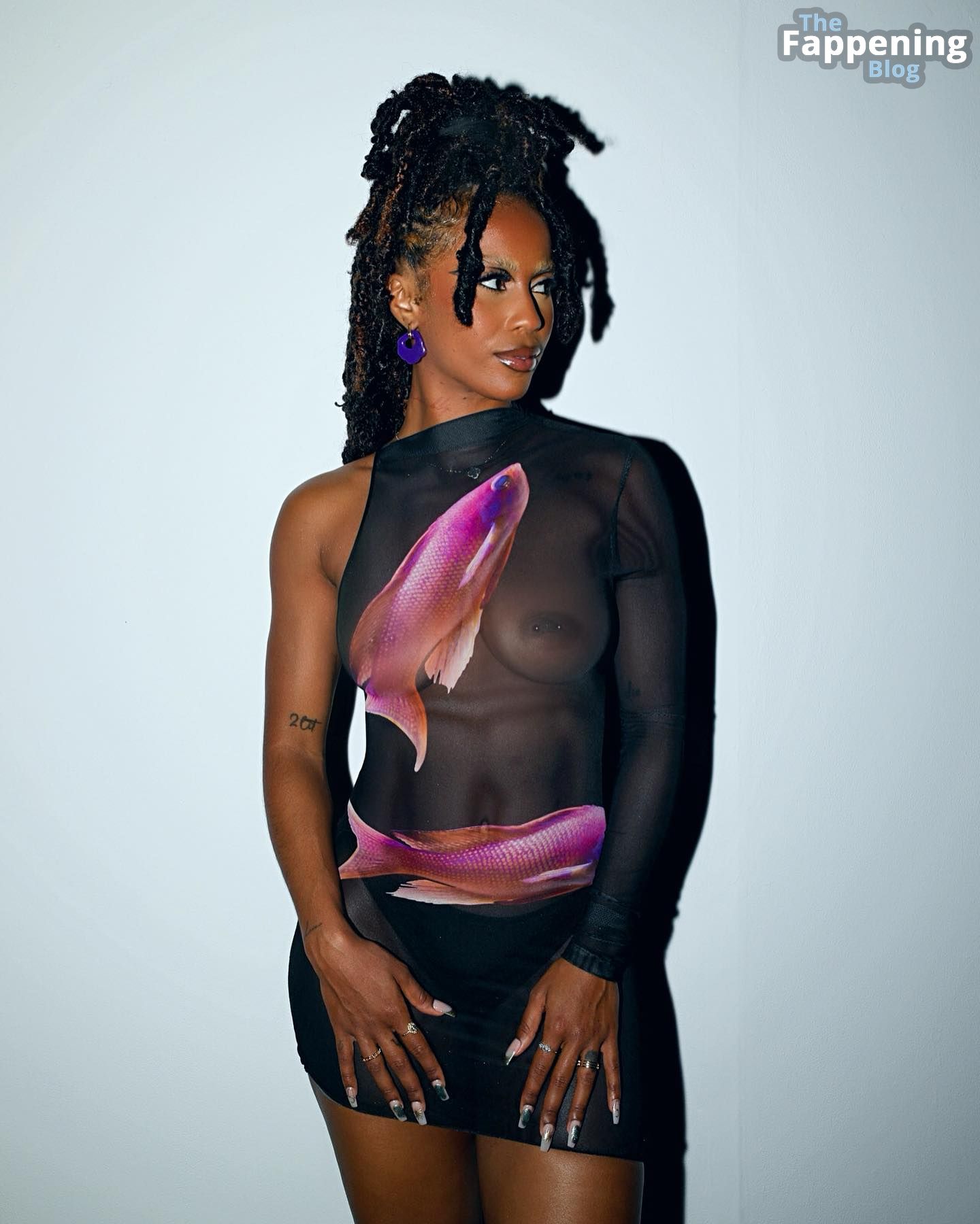 IAMDDB Shows Off Her Nude Pierced Tits at the David Koma Fashion Show (5 Photos + Video)