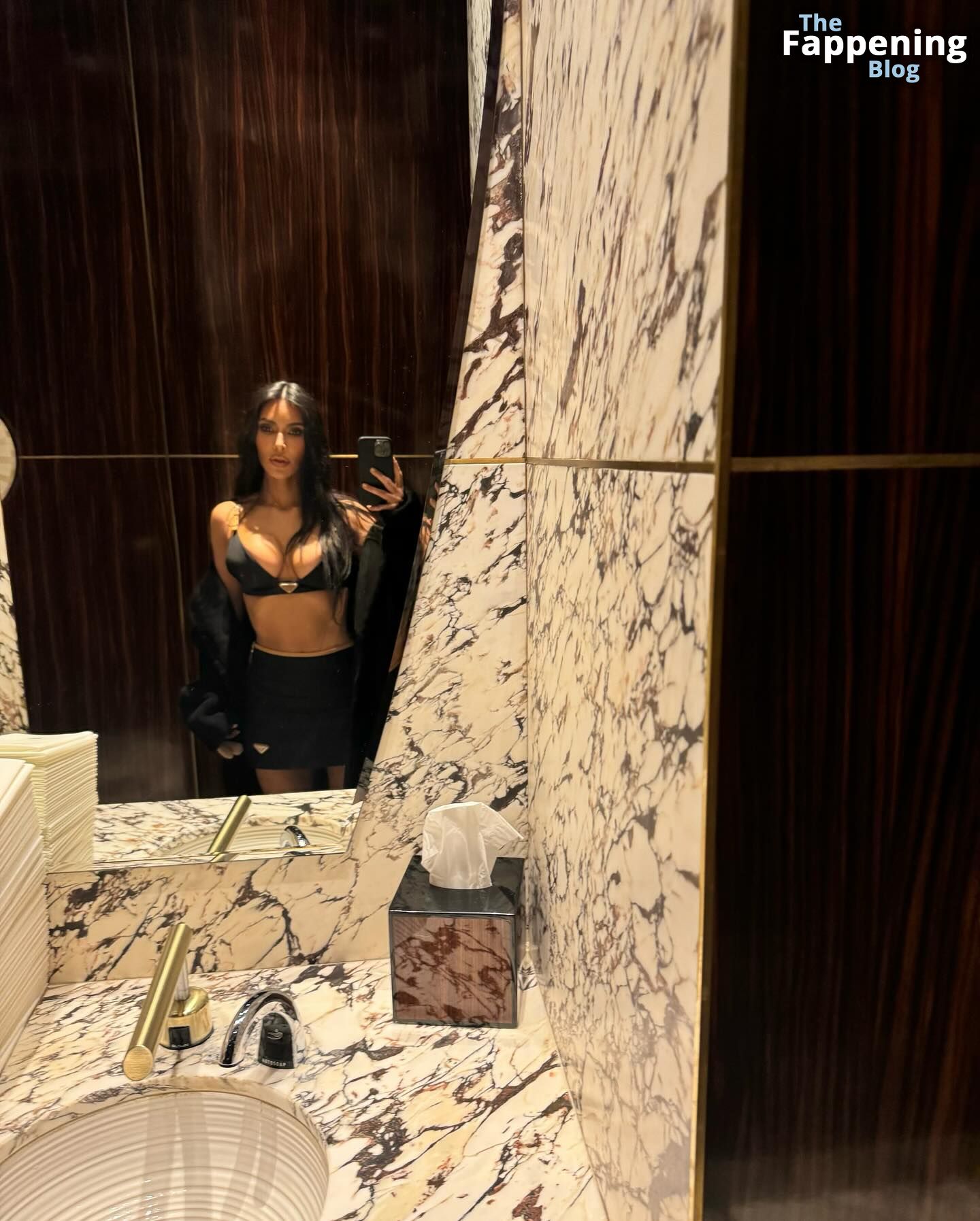 Kim-Kardashian-Sexy-1-The-Fappening-Blog-1.jpg