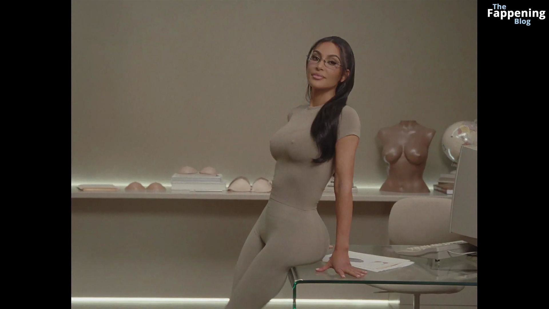 Kim-Kardashian-Sexy-14-The-Fappening-Blog.jpg