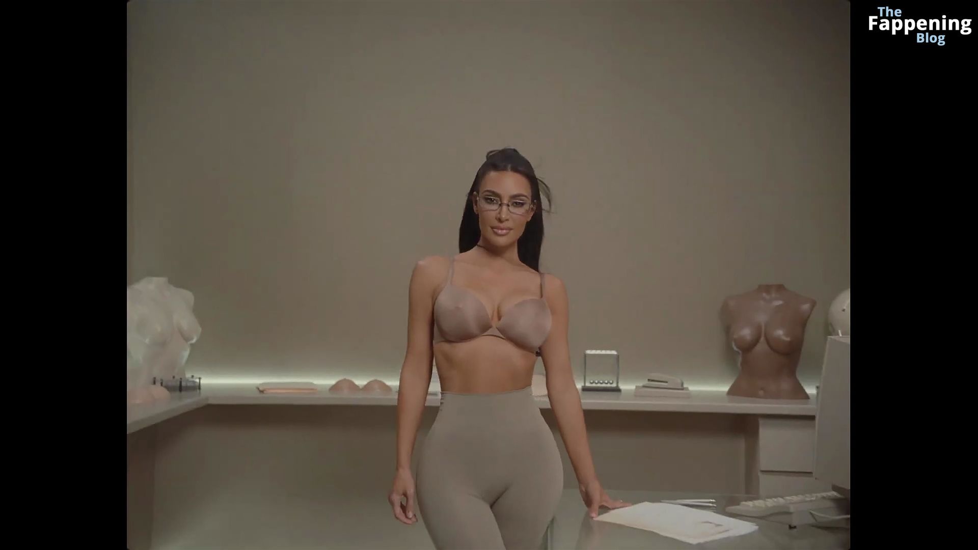 Kim-Kardashian-Sexy-22-The-Fappening-Blog.jpg