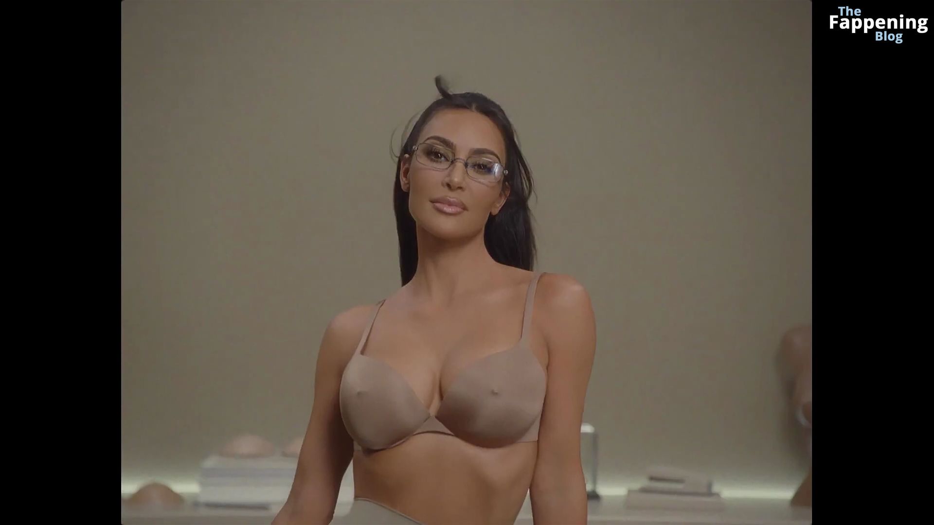 Kim-Kardashian-Sexy-4-The-Fappening-Blog.jpg