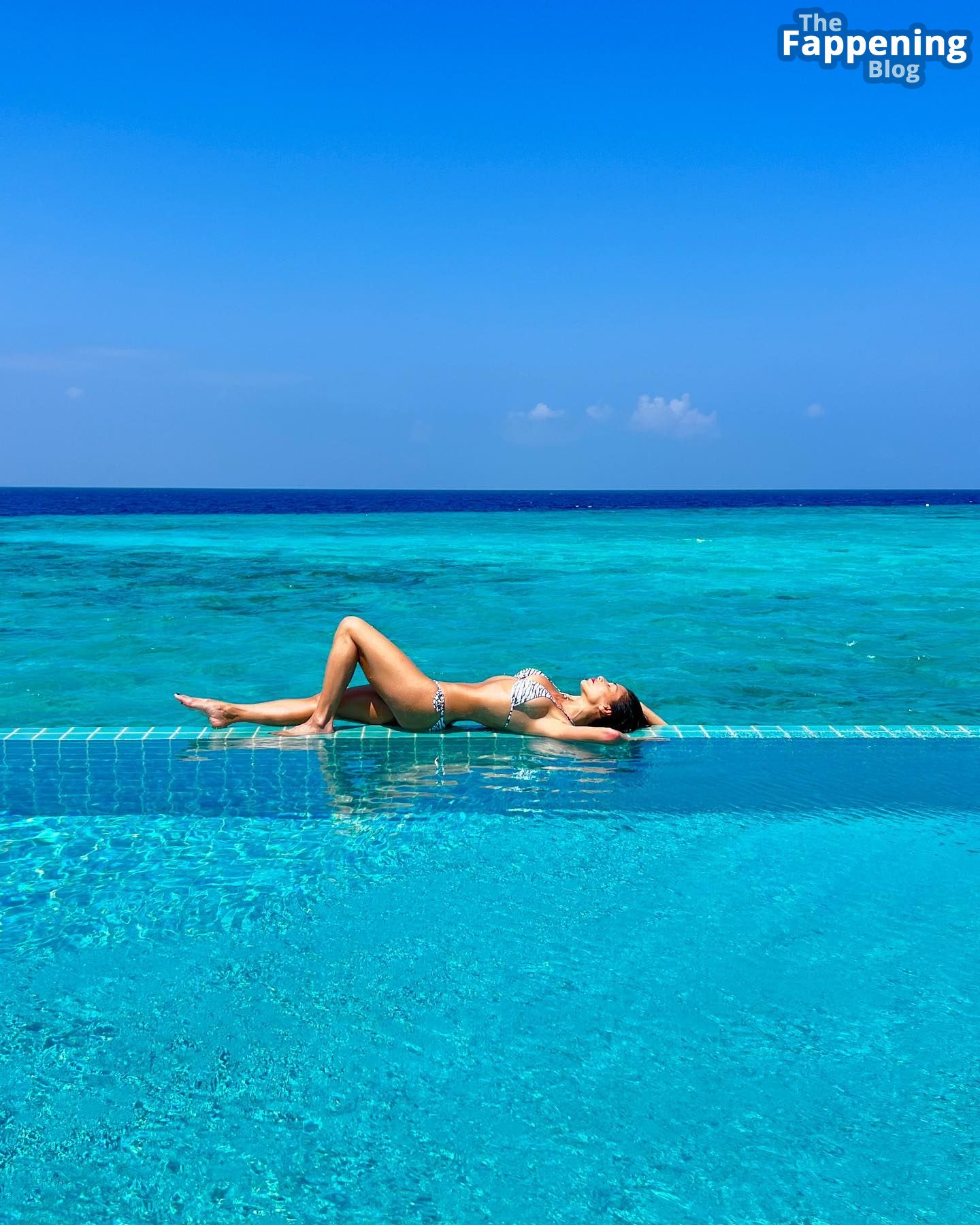Nicole Scherzinger Shows Off Her Sexy Bikini Body (6 Photos)