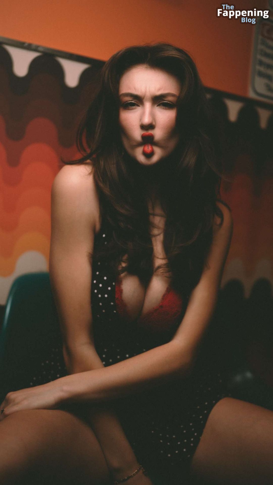 Rachel-Pizzolato-Red-Bra-Big-Breasts-Sexy-Photoshoot-5-thefappeningblog.com_.jpg
