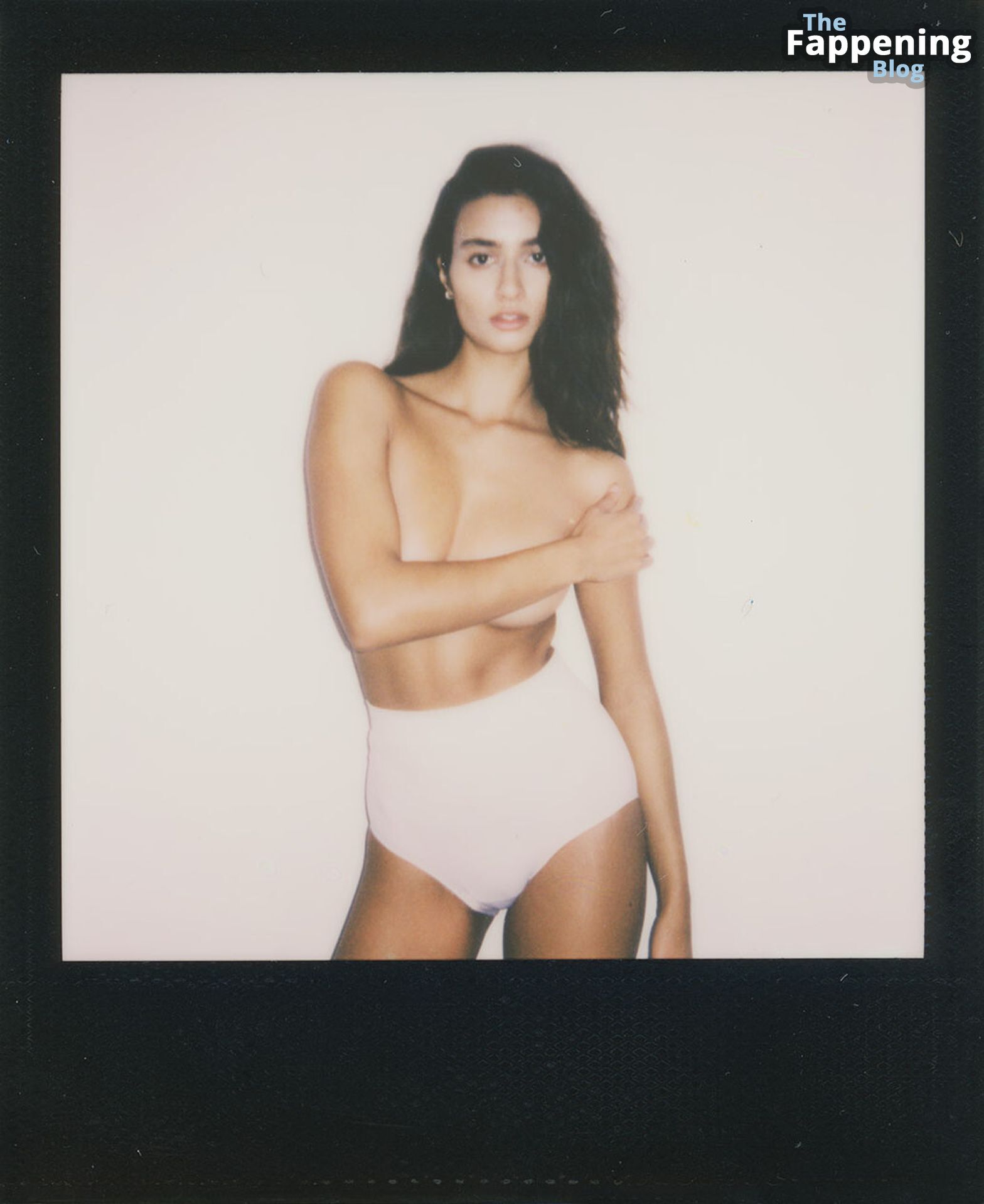 Tara Zoe Woltjes Nude &amp; Sexy (10 Photos)
