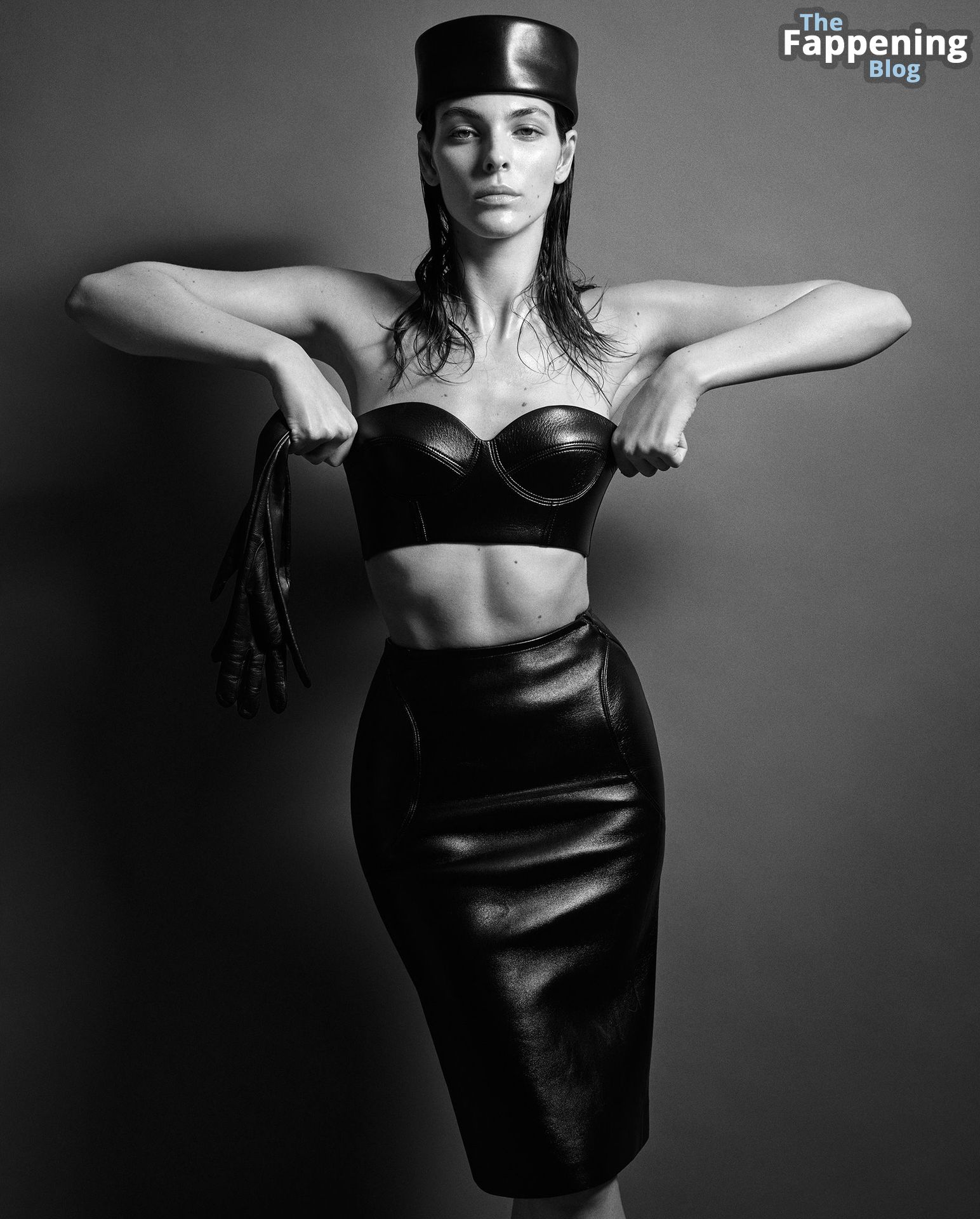 Vittoria Ceretti Nude &amp; Sexy – ELLE US March 2024 Issue (14 Photos)